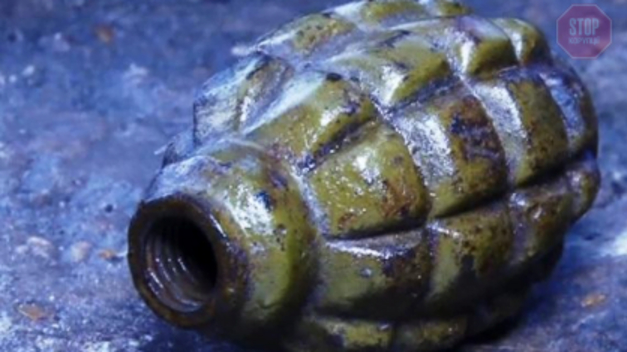 На Одещині вибухотехніки дістали боєприпаси з колодязя (фото, відео)