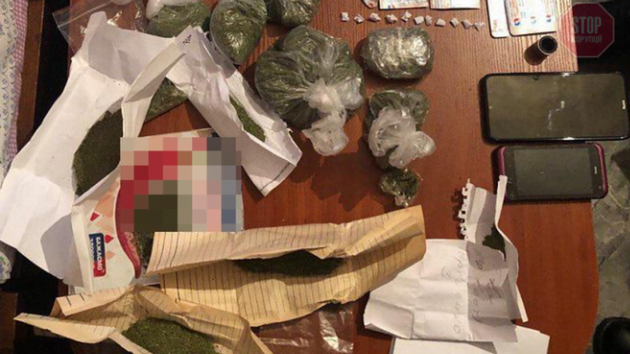 Наркотики на пів мільйона гривень: у Києві затримали жінку-наркодилера (фото)