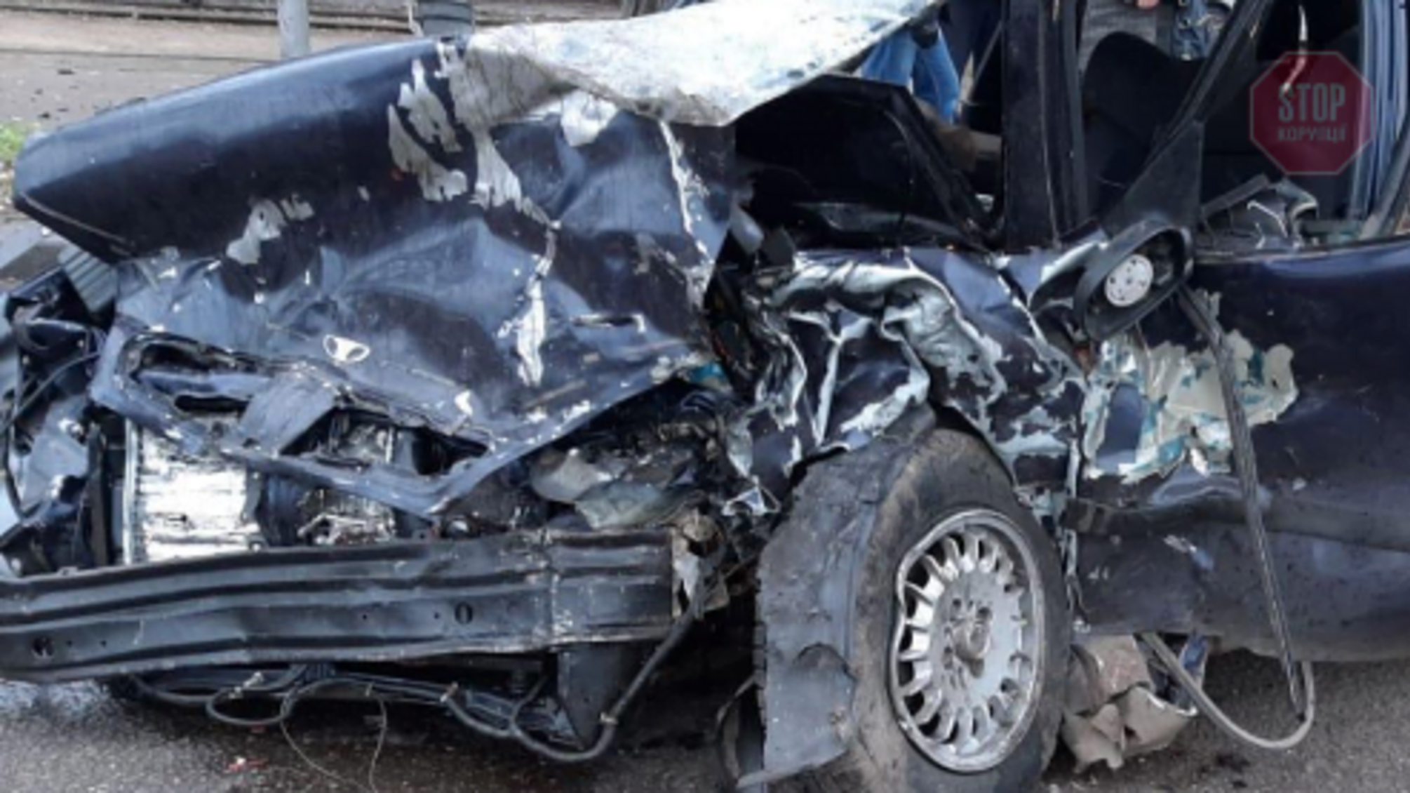 У Миколаєві Lexus влетів в таксі, двоє загиблих (фото)