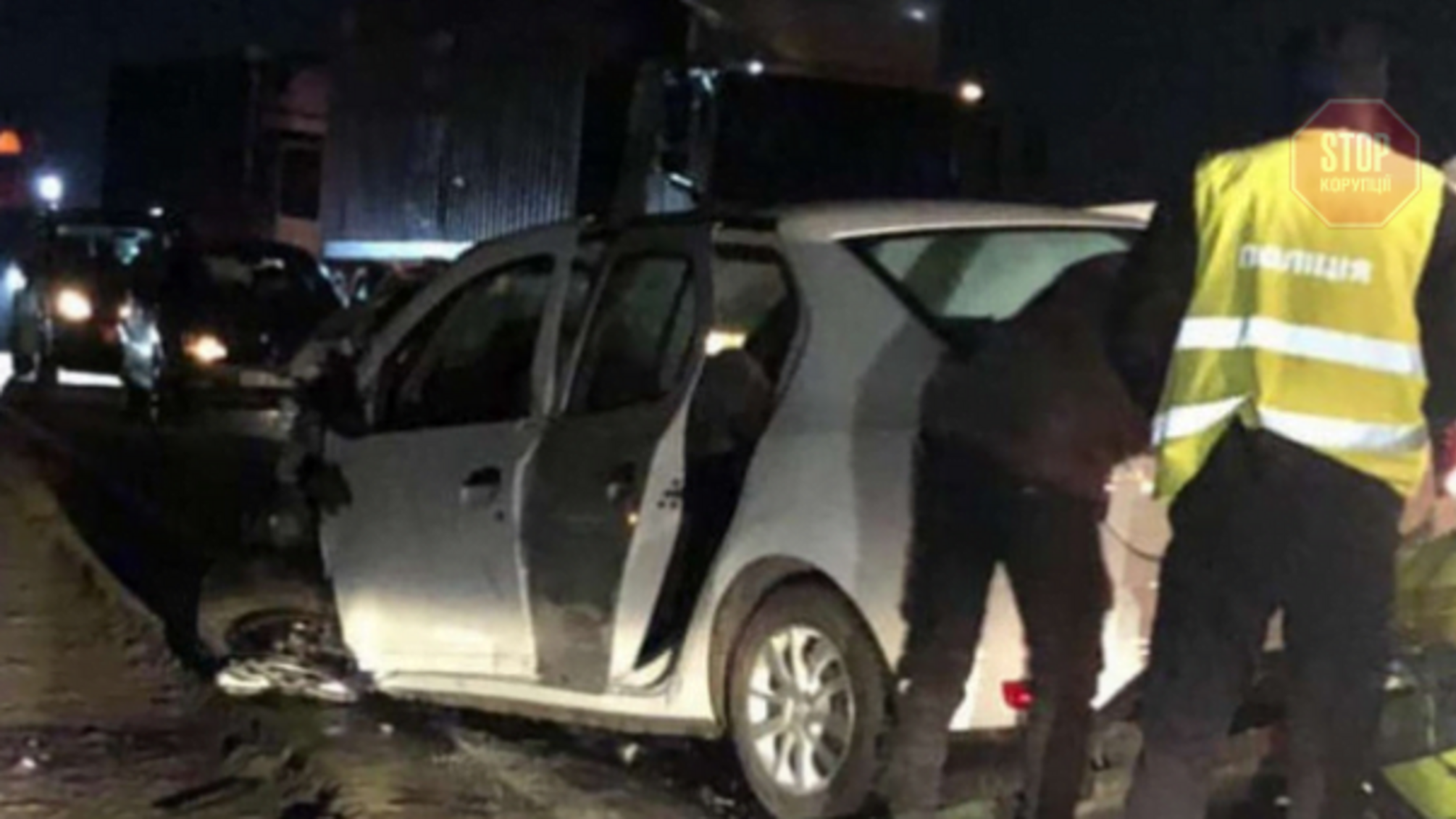 На Львівщині сталася масова ДТП: загинув водій (фото)