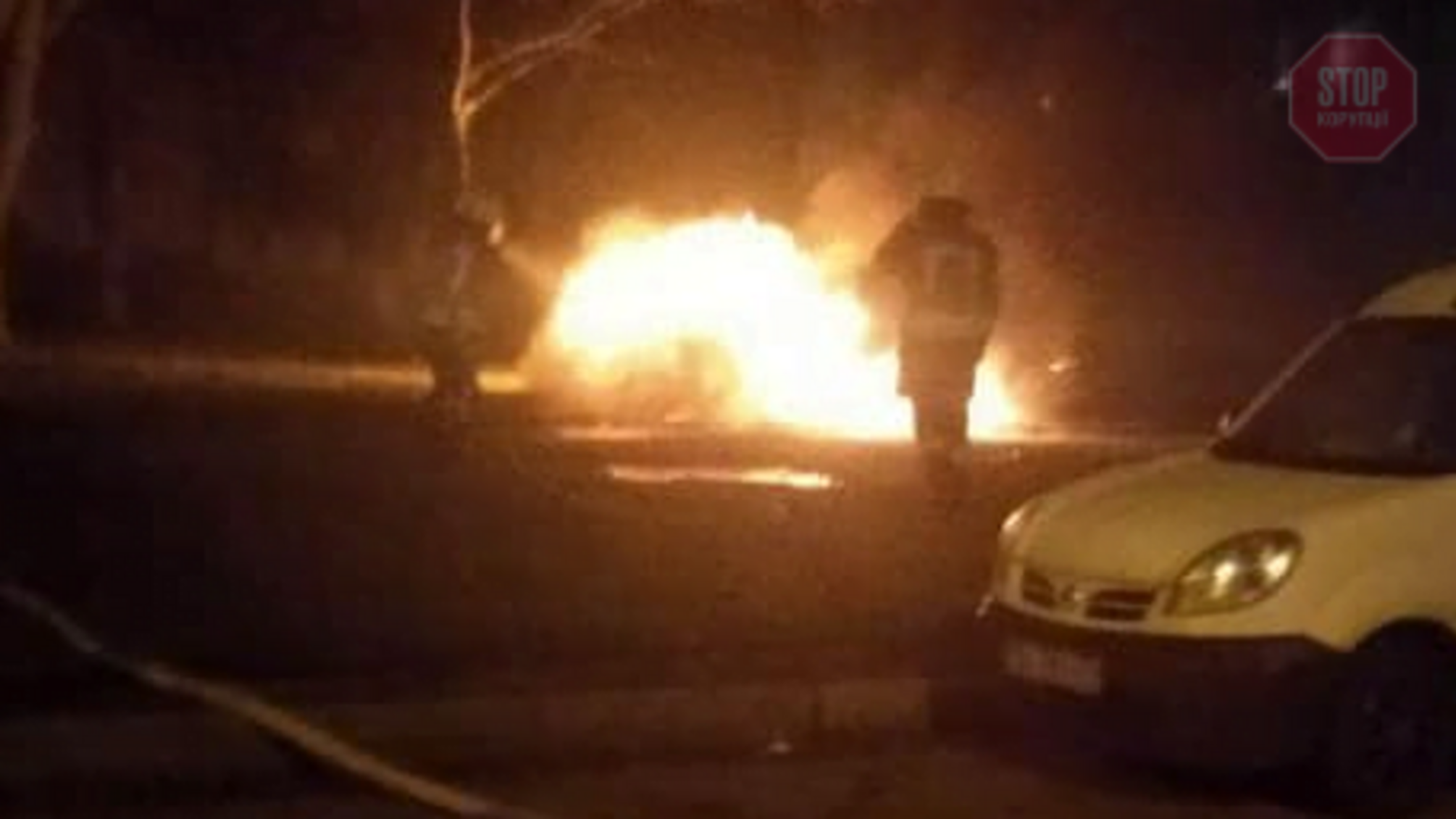 В Одесі двоє підпалили 'BMW': одного затримали, інший втік (фото)