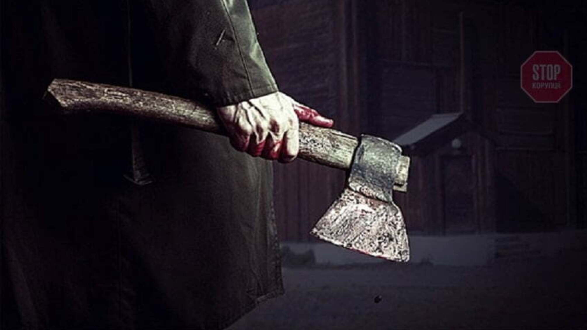 На Закарпатті жінка зарубала співмешканця сокирою - подробиці