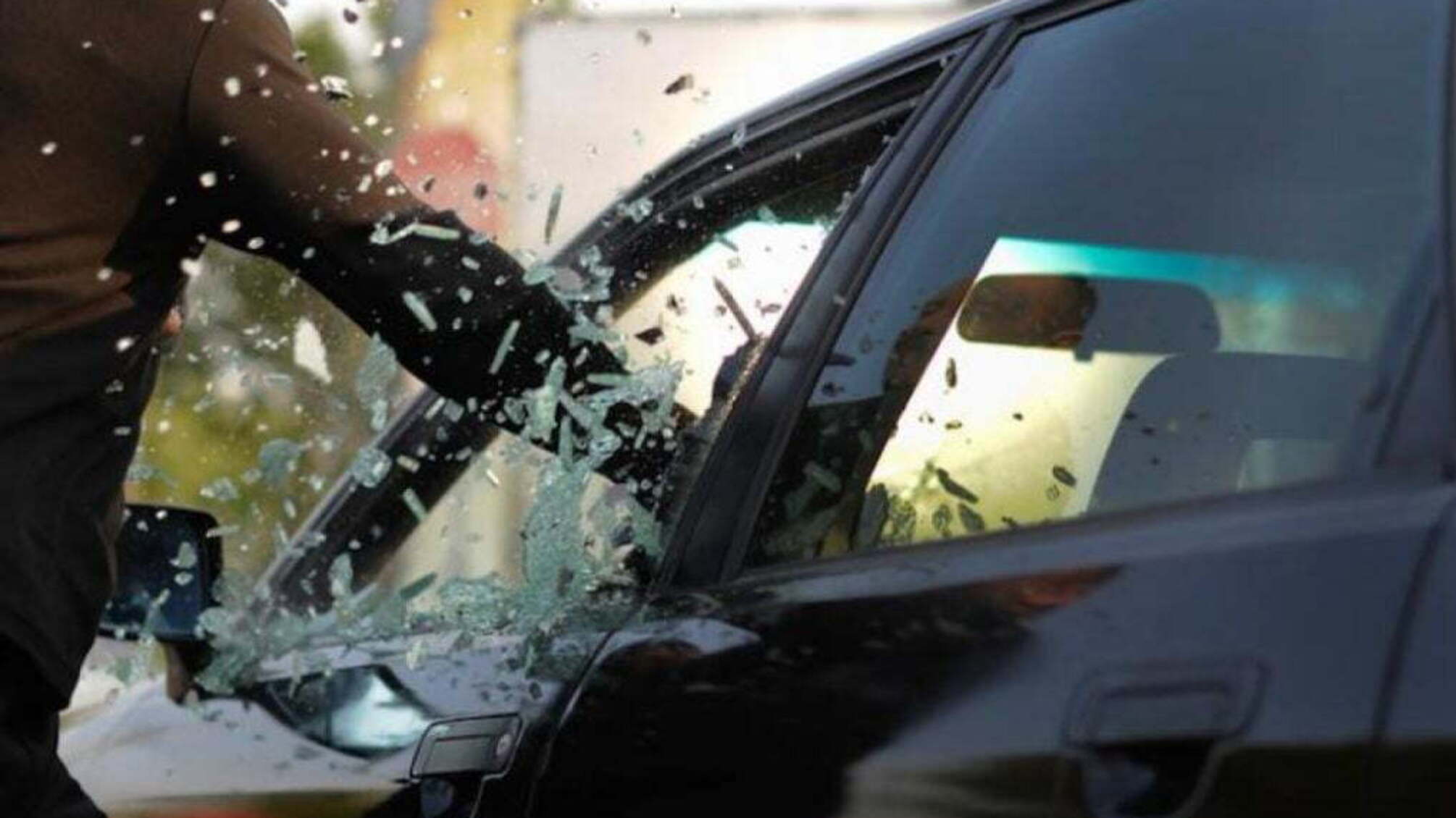На Черкащині з автомобіля судді поцупили гроші й документи