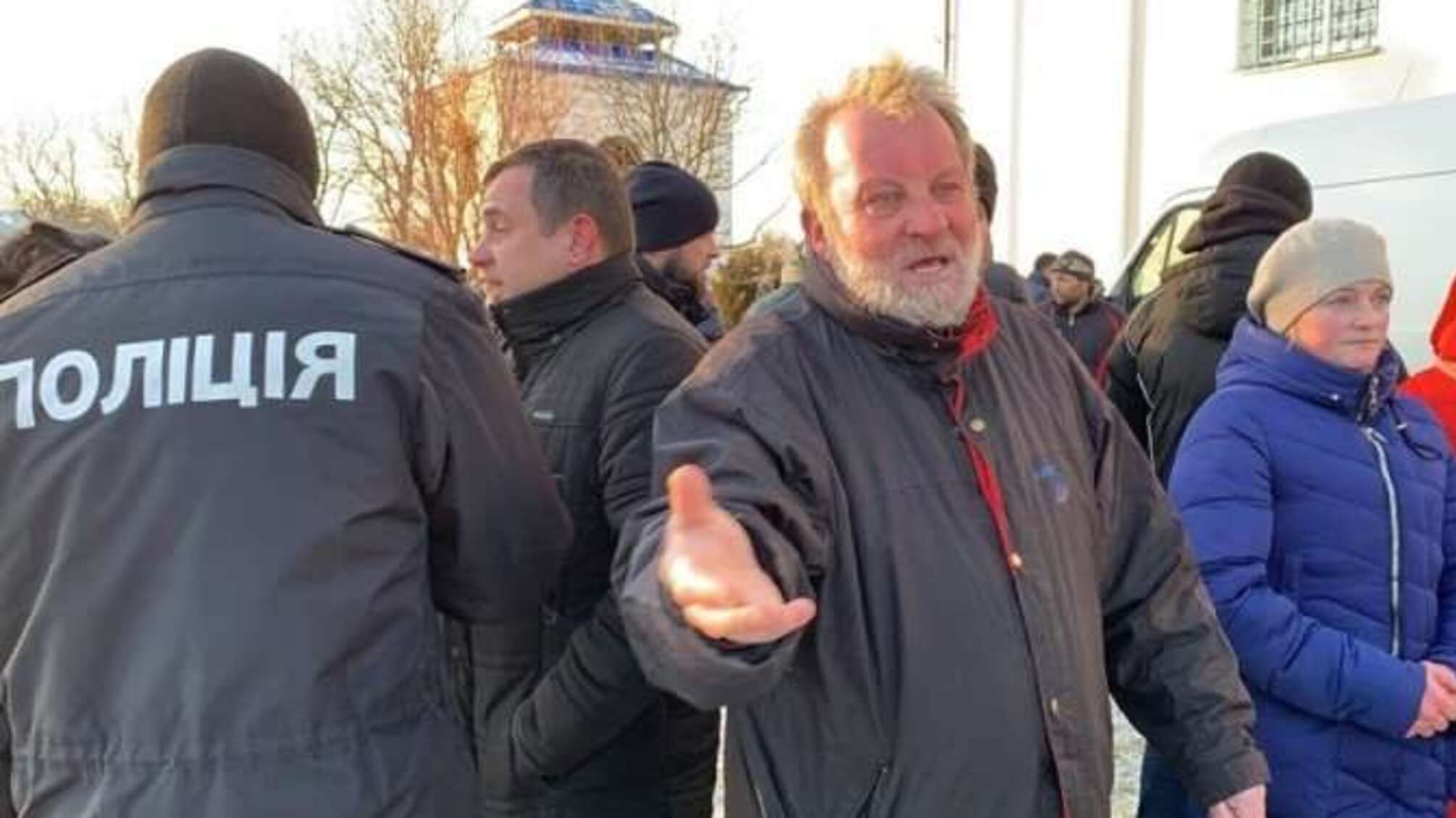 Біс поплутав: на Волині священик влаштував стрілянину по парафіянах