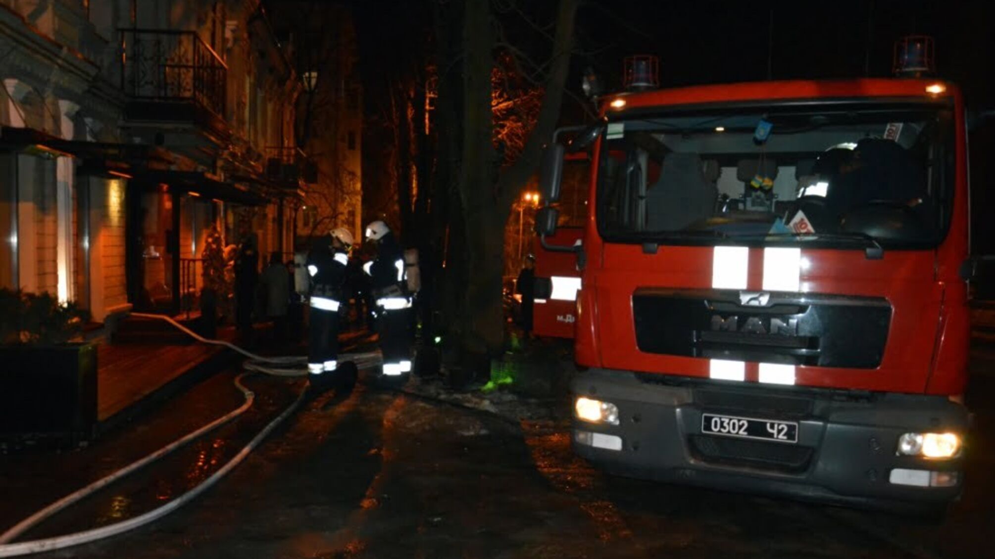 Пожежа у кав'ярні Дніпра: двох постраждалих госпіталізували