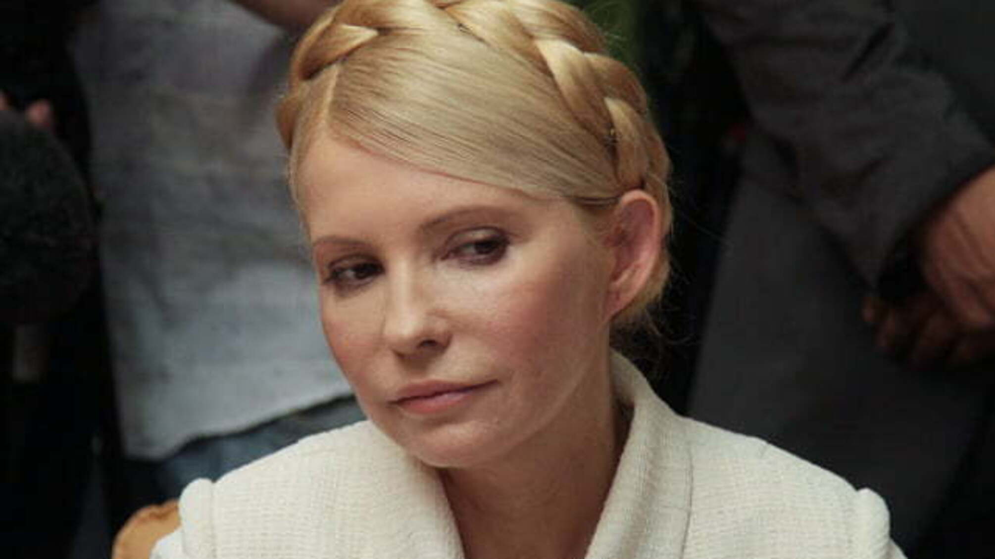 А гроші в бідончику: 'Батьківщину' фінансують безробітні, касири та навіть Свідки Єгови