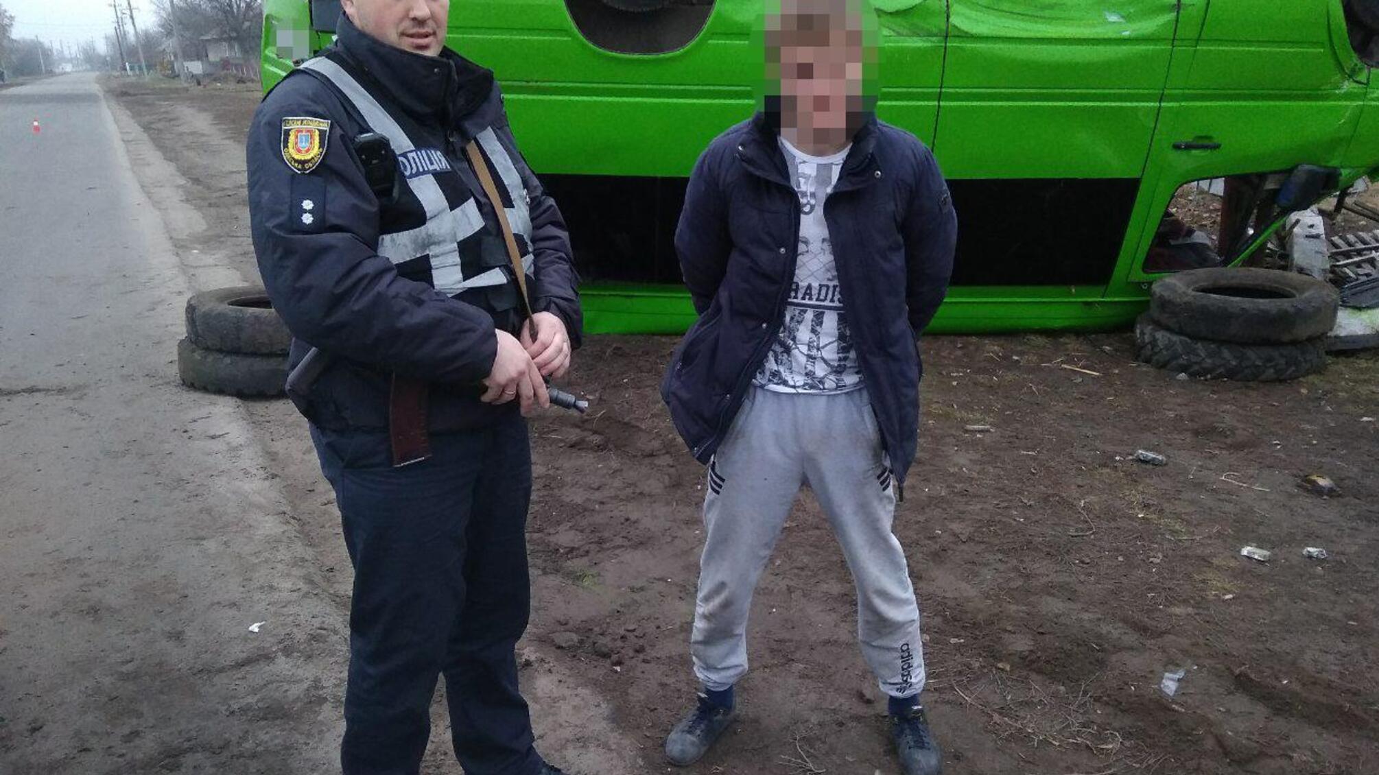 Зловмисник-невдаха – на Одещині п’яний молодик викрав маршрутку і одразу втрапив у ДТП