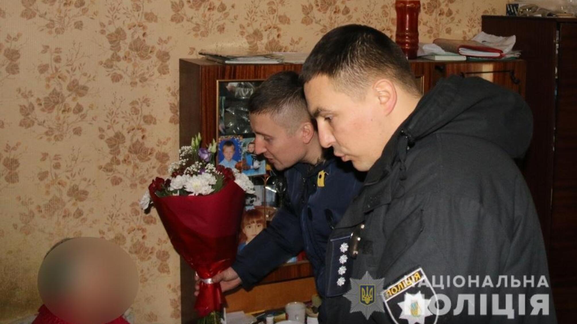 На Київщині поліцейські навідали пенсіонерку, яка вижила після пострілу в голову (ФОТО)