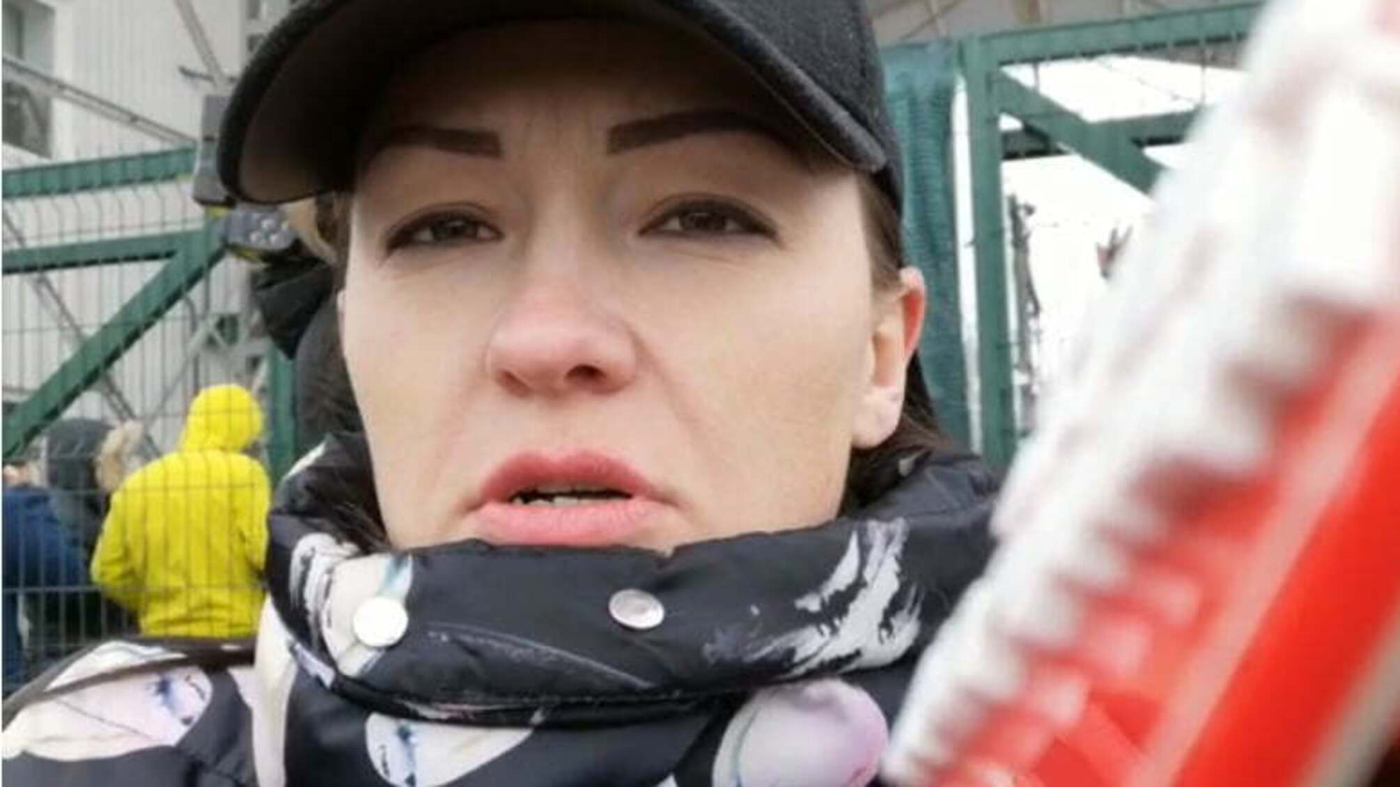 Опіки обличчя та дихальних шляхів: журналістку 'СтопКору' госпіталізували після нападу із застосуванням сльозогінного газу (відео)