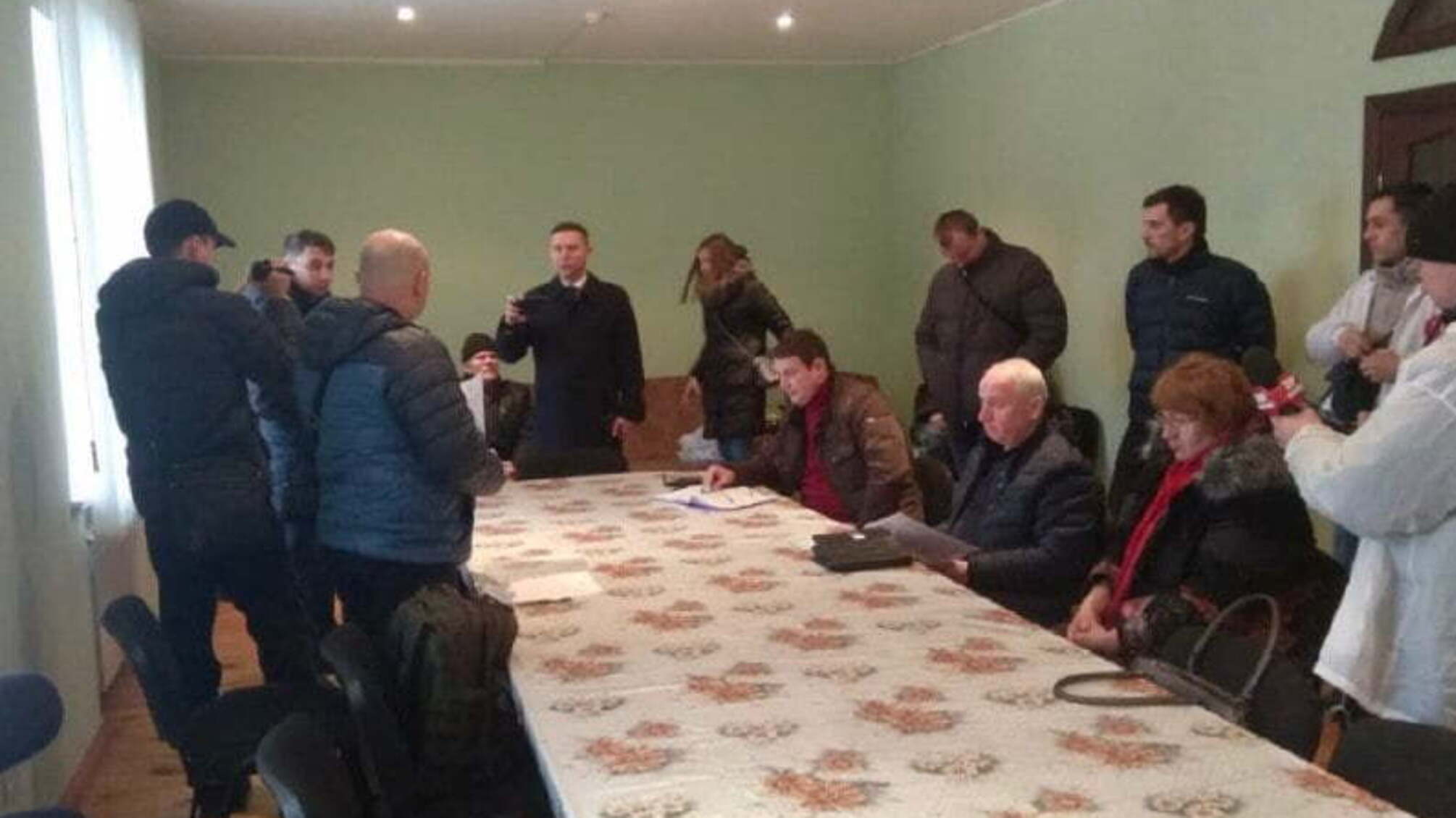 У Вишгороді представники ГПУ та СБУ проводять обшуки в будівельній компанії