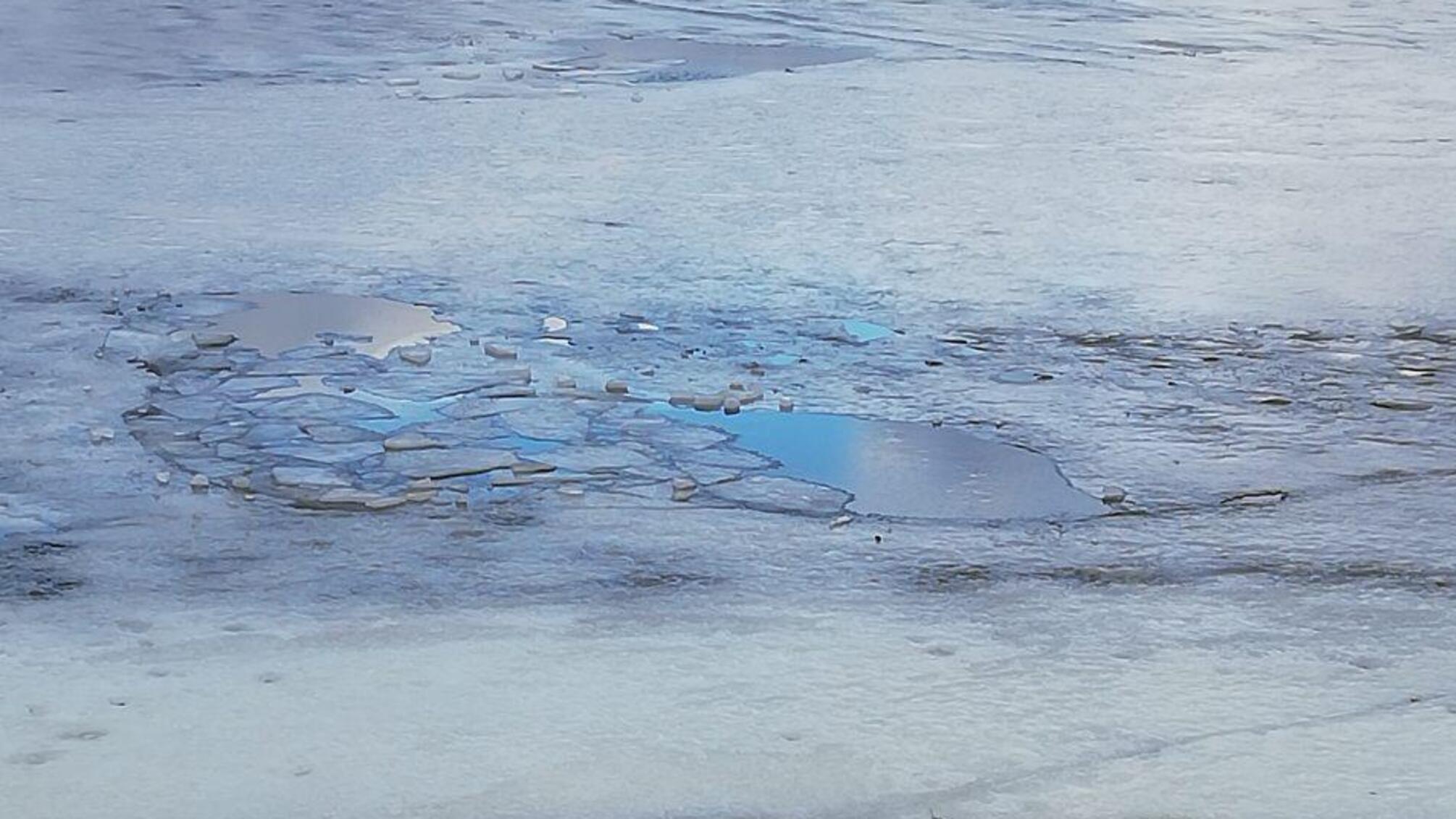 Ловись, рибко! – На Київщині горе-рибалка провалився під лід