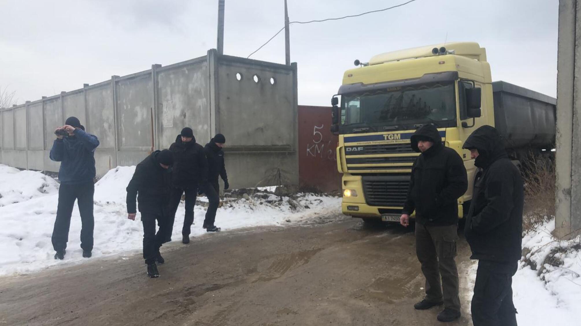 Вони повернулись: нападники на журналіста 'СтопКору' знову взялися за старе