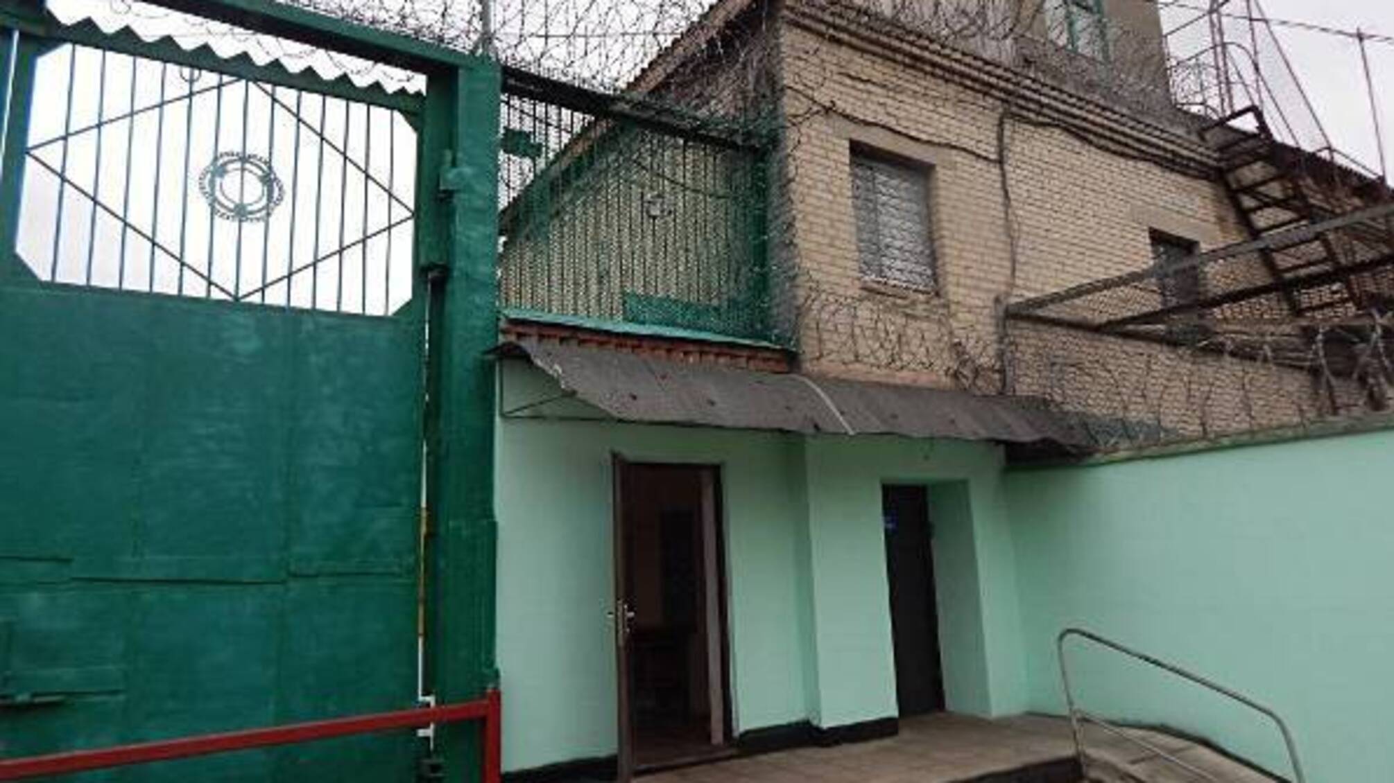 На Київщині в'язень втік з колонії та переховувався у власному будинку