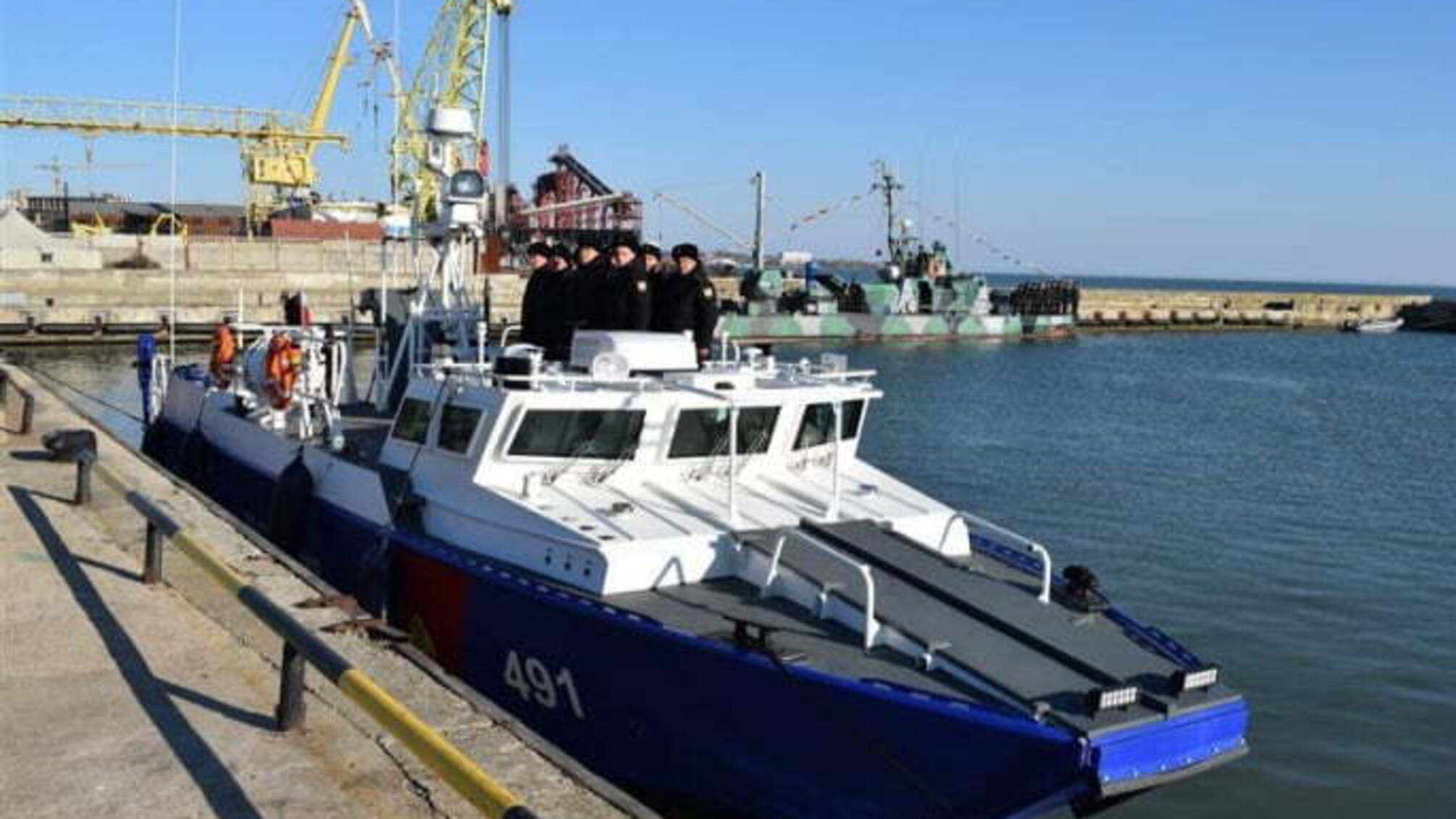 Російські військові несподівано почали патрулювати Керченський міст – причина невідома: з'явилися перші фото