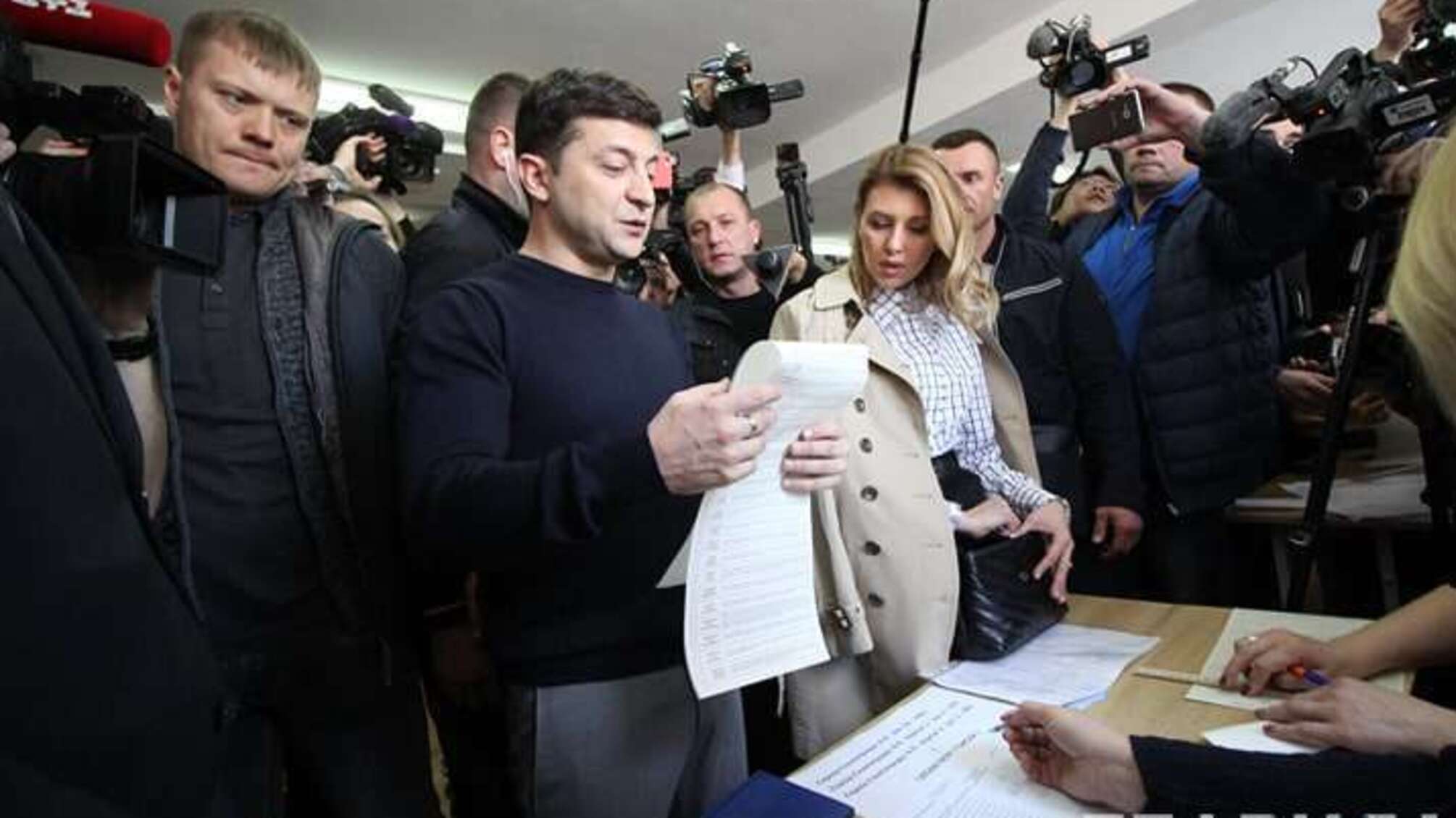 Шоу не буде: кандидат у президенти Зеленський відмовився фоторафувати бюлетень