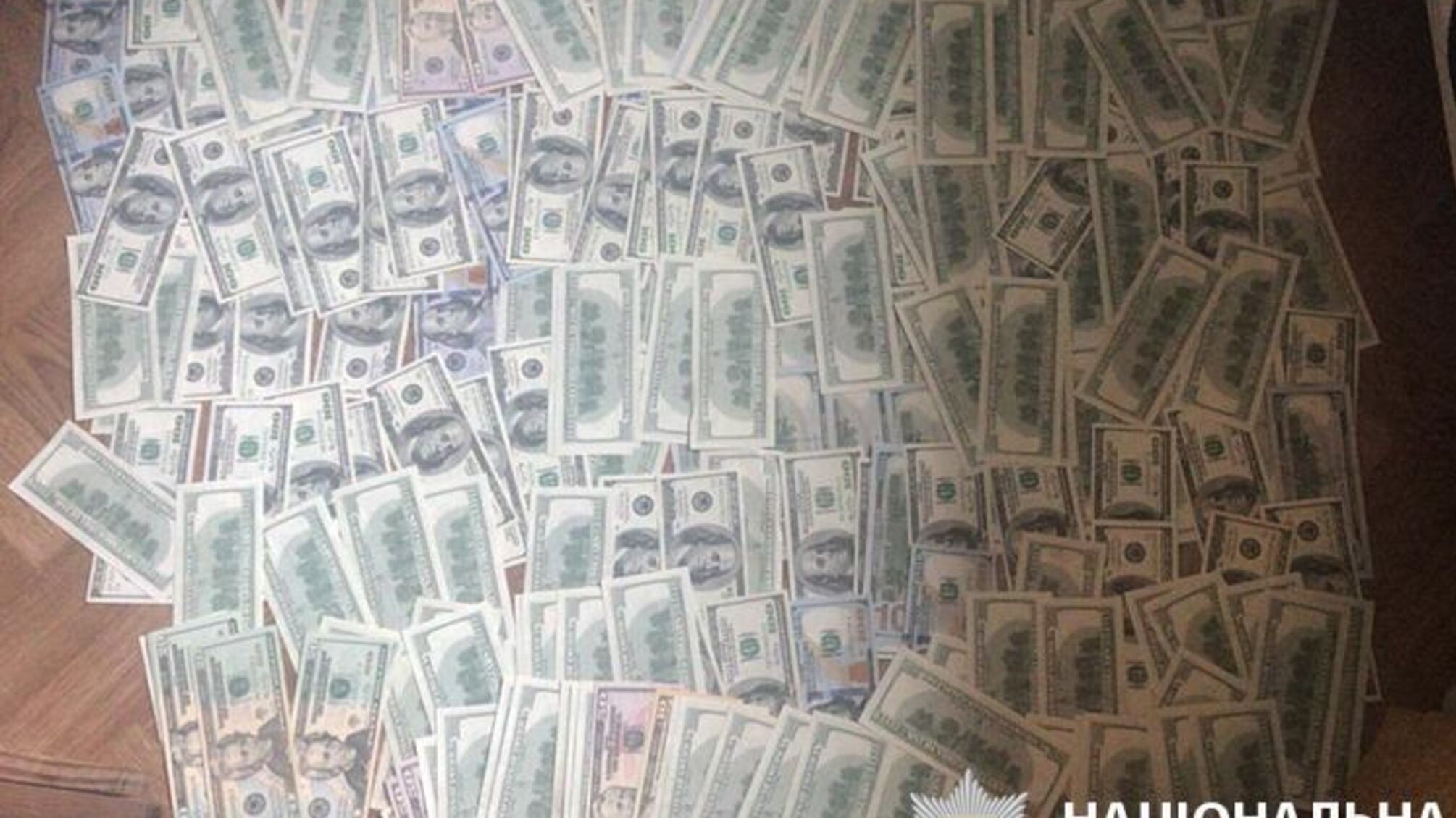 На Дніпропетровщині чиновників спіймали на систематичному хабарництві