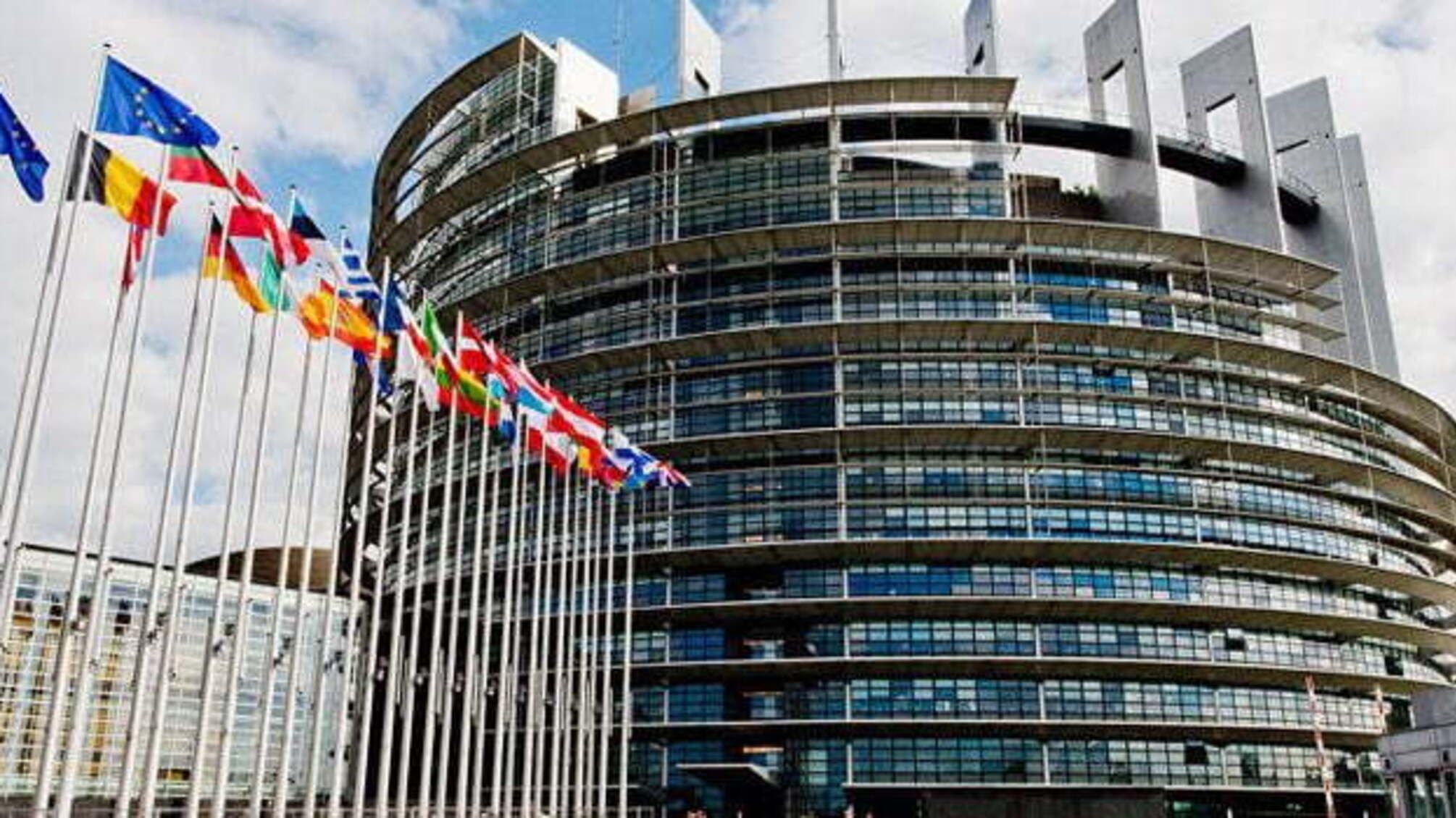 Час дипломатичної мови вичерпано – Європарламент не вважатиме РФ стратегічним партнером