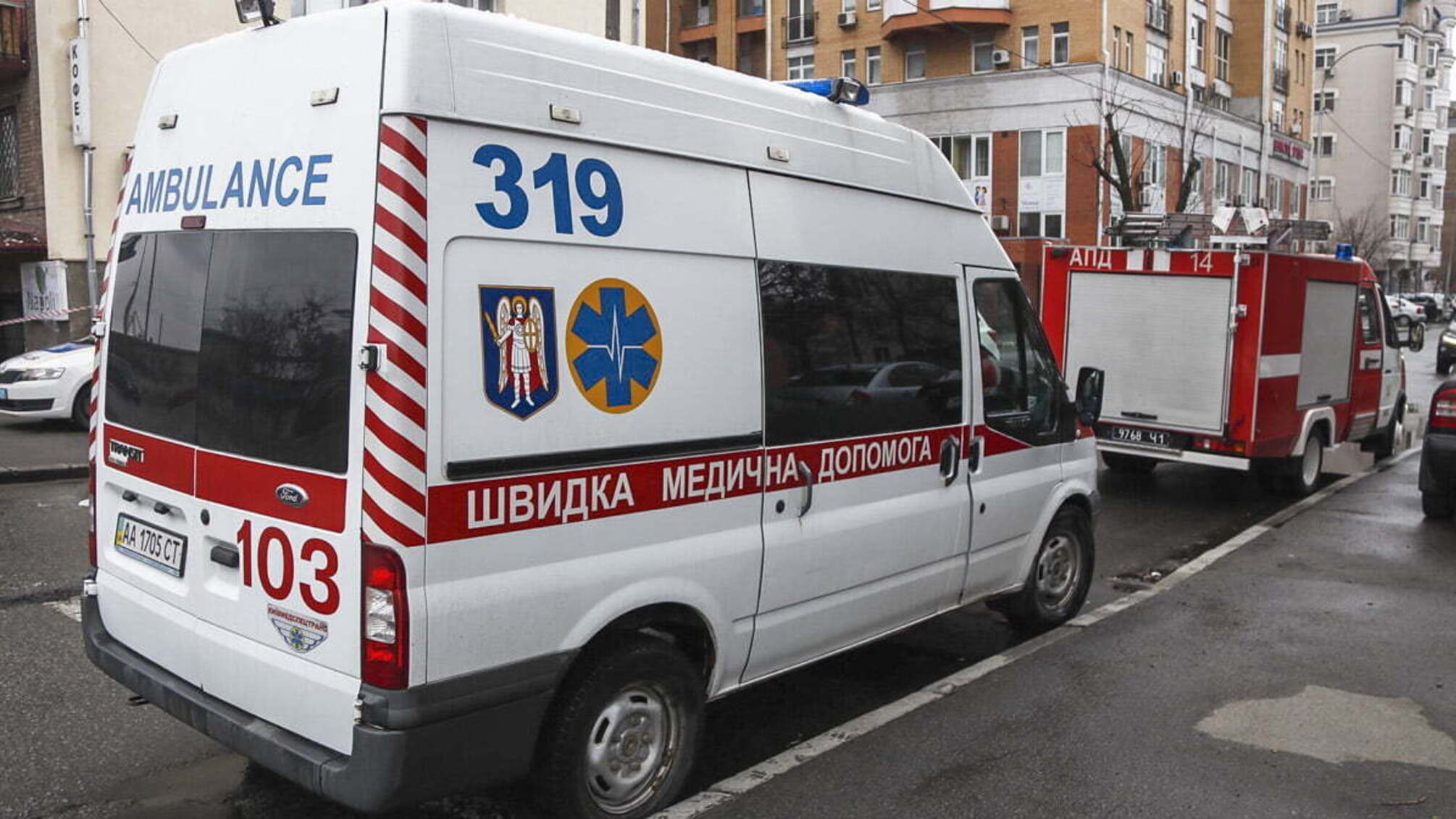'Граната' замість вивіски: у Києві над входом у магазин повісили боєприпас