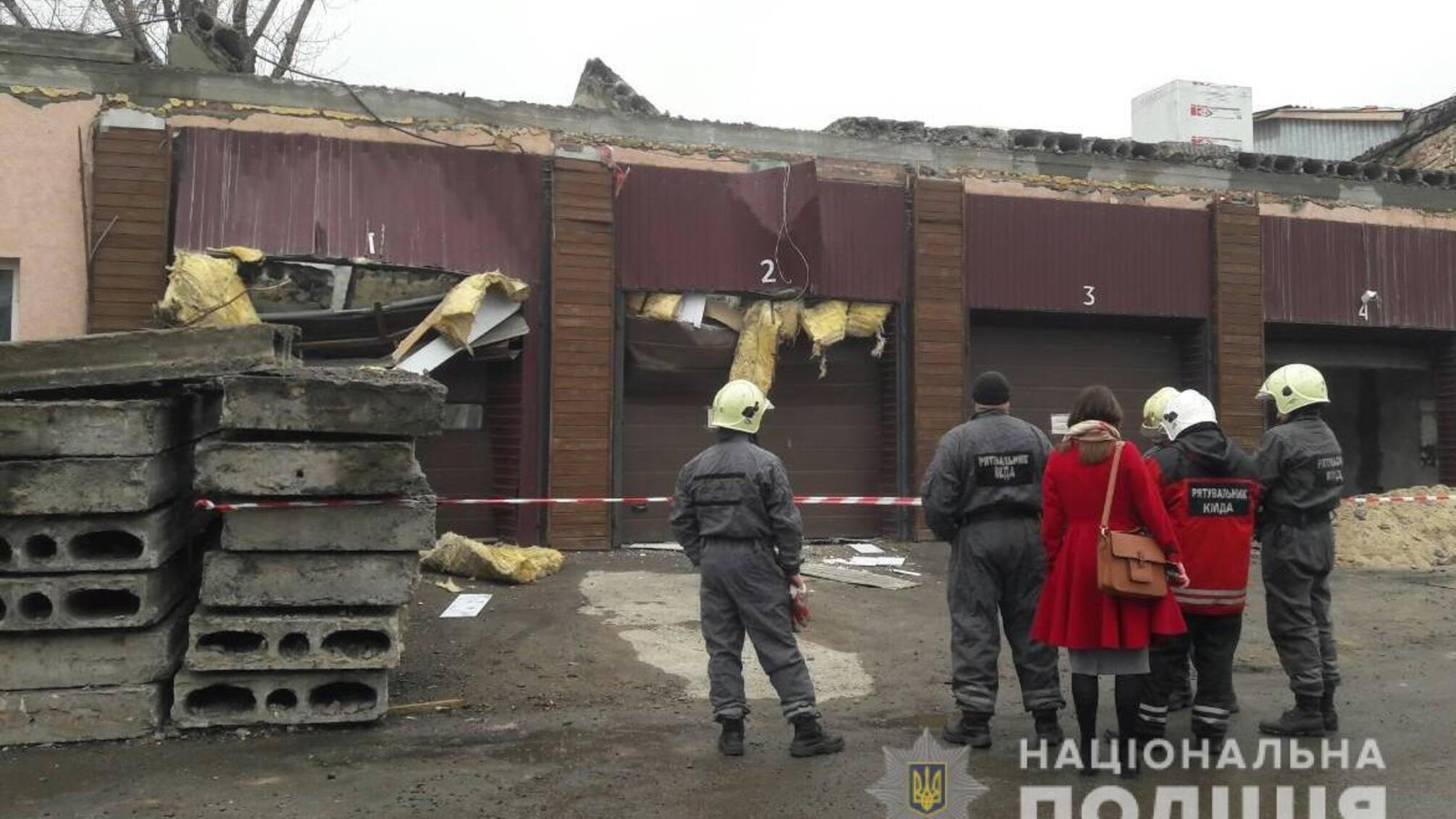 У Києві в будівлі СТО на людей впали бетонні плити: одна жінка загинула