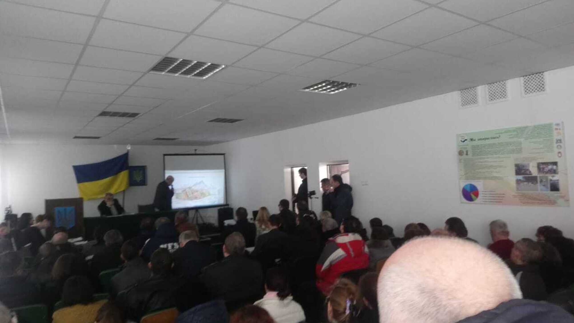 Як і обіцяли – активісти “Стоп корупції” на Донеччині взяли на контроль будівництво олімпійської бази (пряма трансляція)