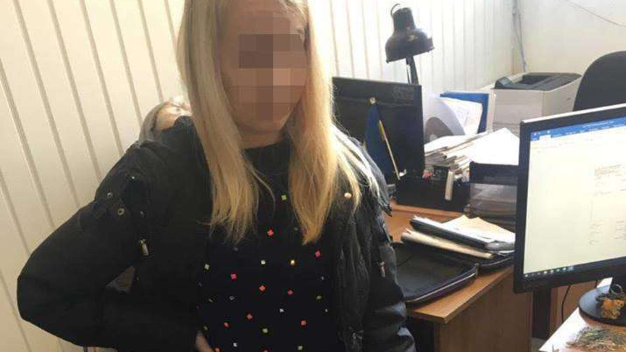 Підлеглі Кличка попались на хабарі: гроші вимагали з інваліда