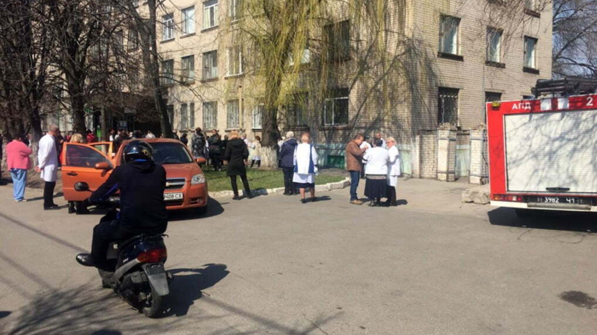 В поліклініці Дніпра невідомі розпилили газ