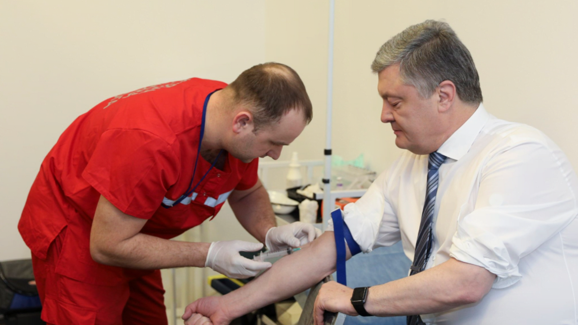 З'явилися перші результати аналізів Петра Порошенка – деталі експертизи