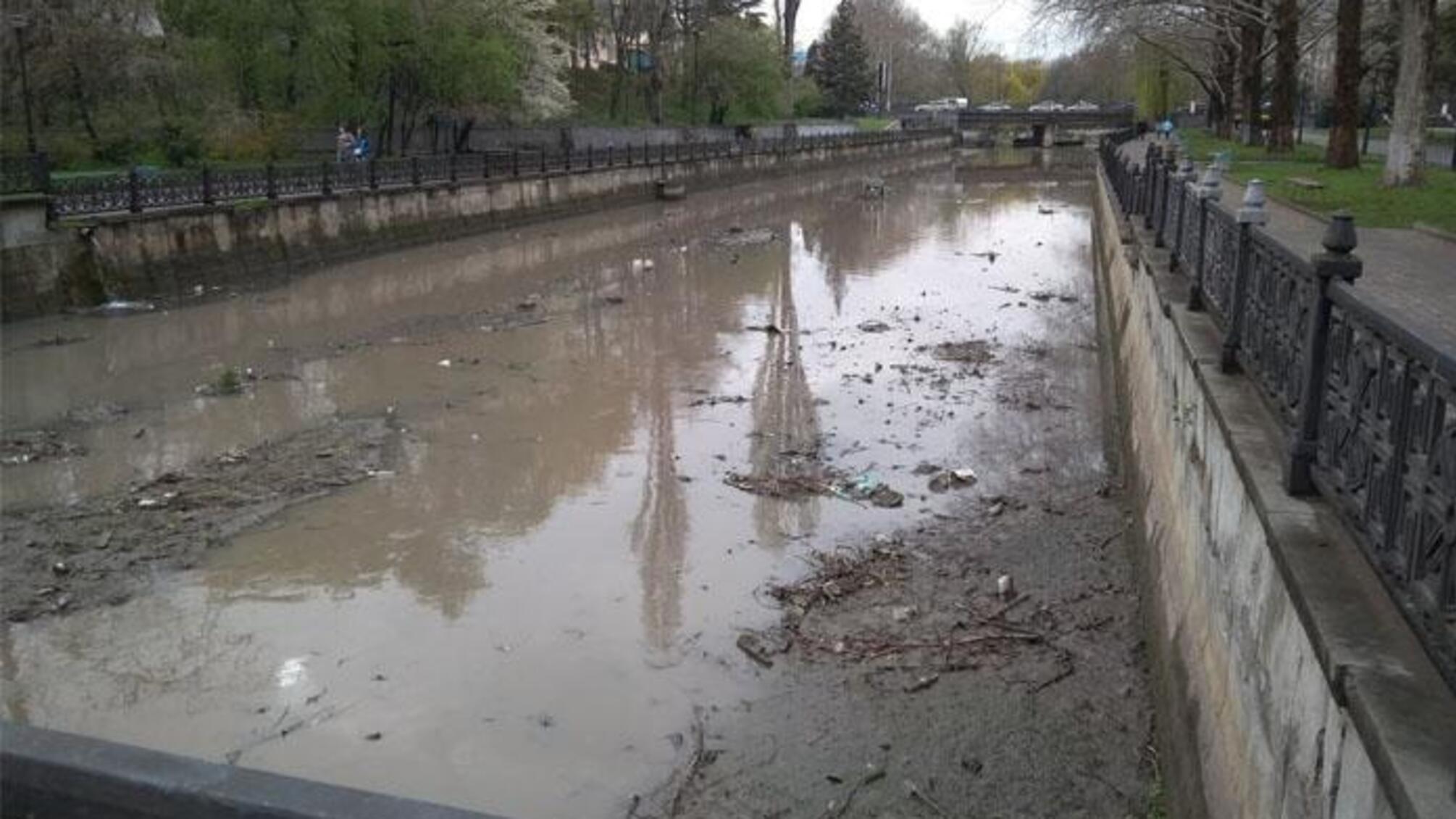 Наслідки анексії - в мережі показали світлини занедбаного Сімферополя (ФОТО)