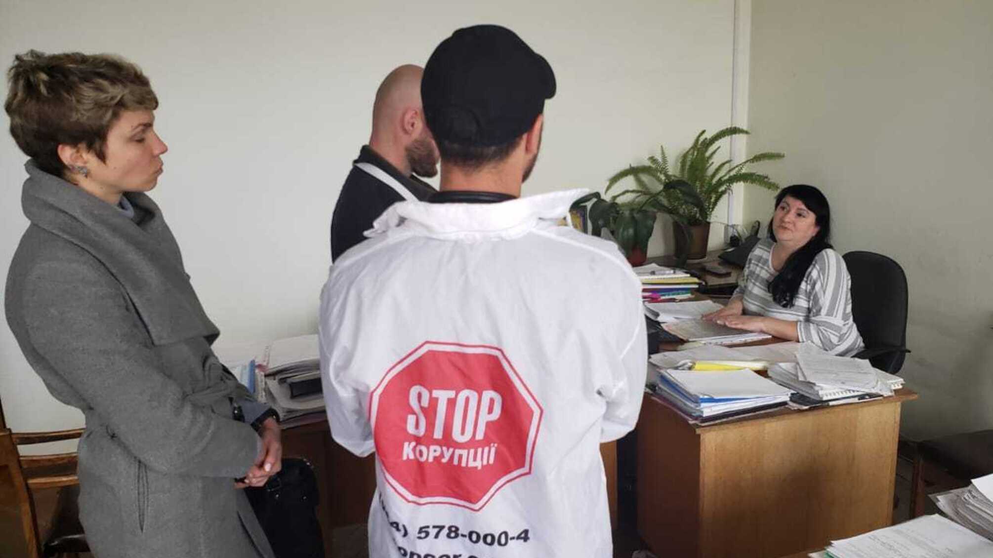 Гній замість овочів та фруктів – на Житомирщині з території під город виросла незаконна норкова ферма