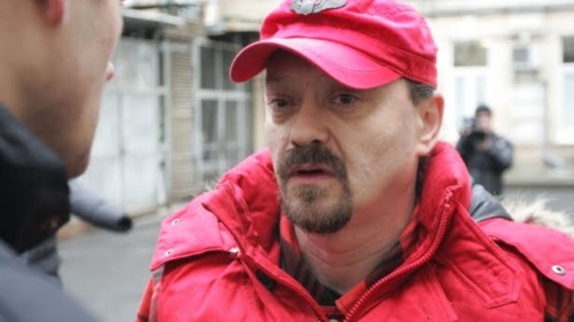 “Вони хочуть копати бурштин і контрабандні сигарети”, – політичний коментатор заявив, що за Зеленського голосували “ідіоти”