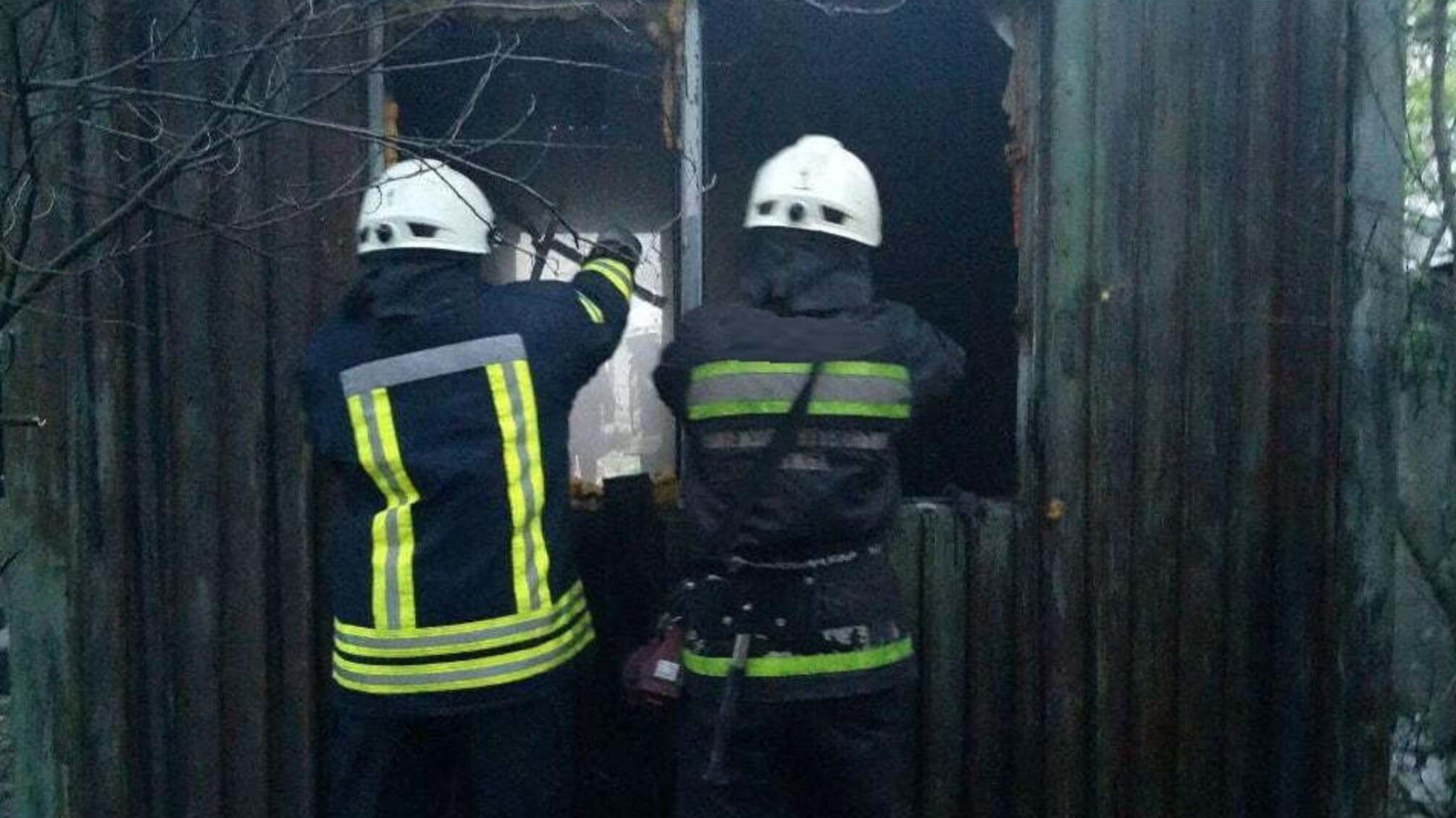 Пожежа в будівельному вагончику в Запоріжжі: троє загиблих (ФОТО)
