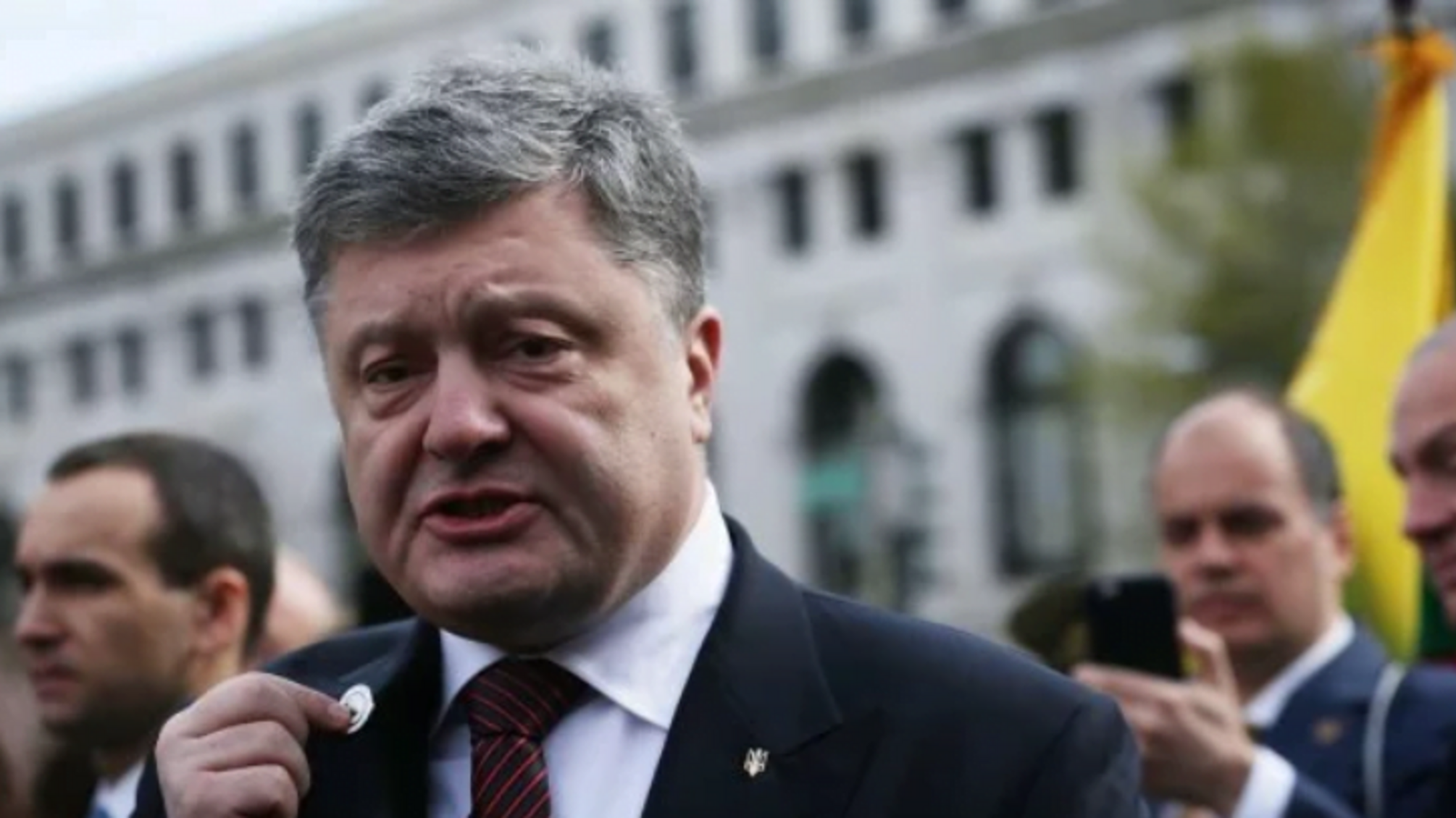 Порошенко вимагає не відкладати дебати з Зеленським, який вигадує все нові умови: названі теми трьох раундів