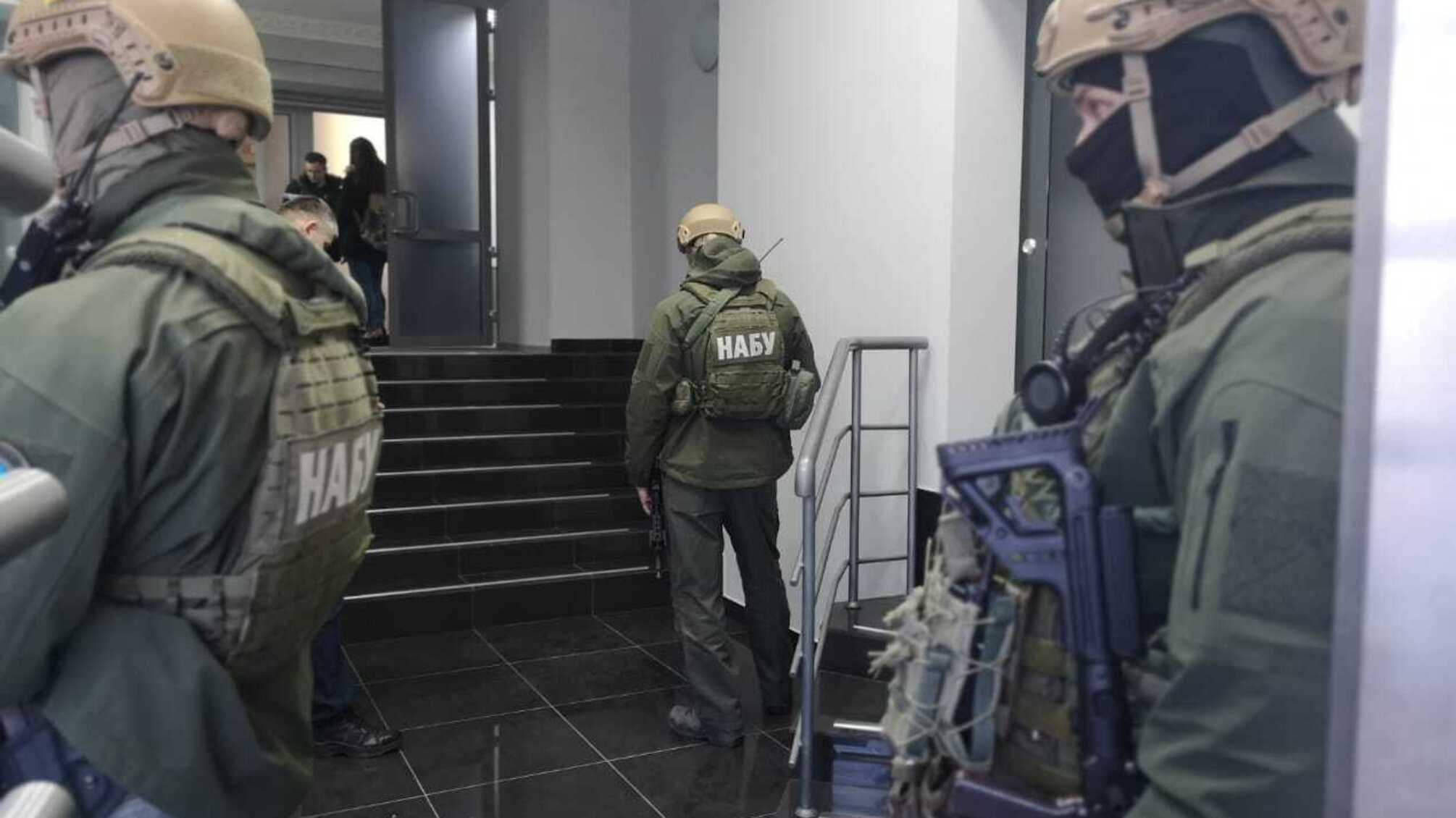 Докерувались? – детективи НАБУ прийшли до АРМА з обшуком, проти чиновників-управлінців порушено кримінальну справу (ВІДЕО)