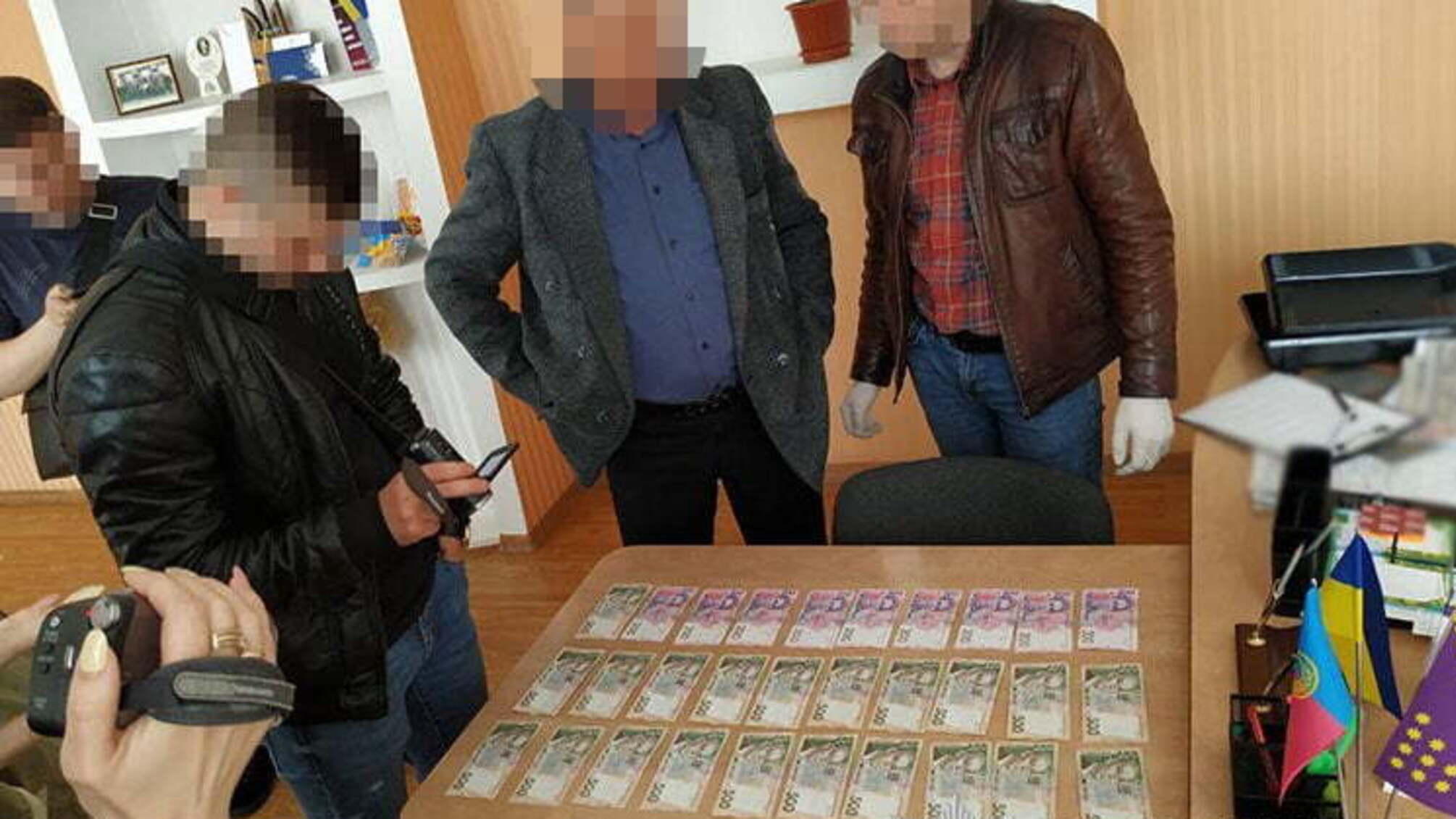 На Дніпропетровщині за хабар затримано голову райради (ФОТО)
