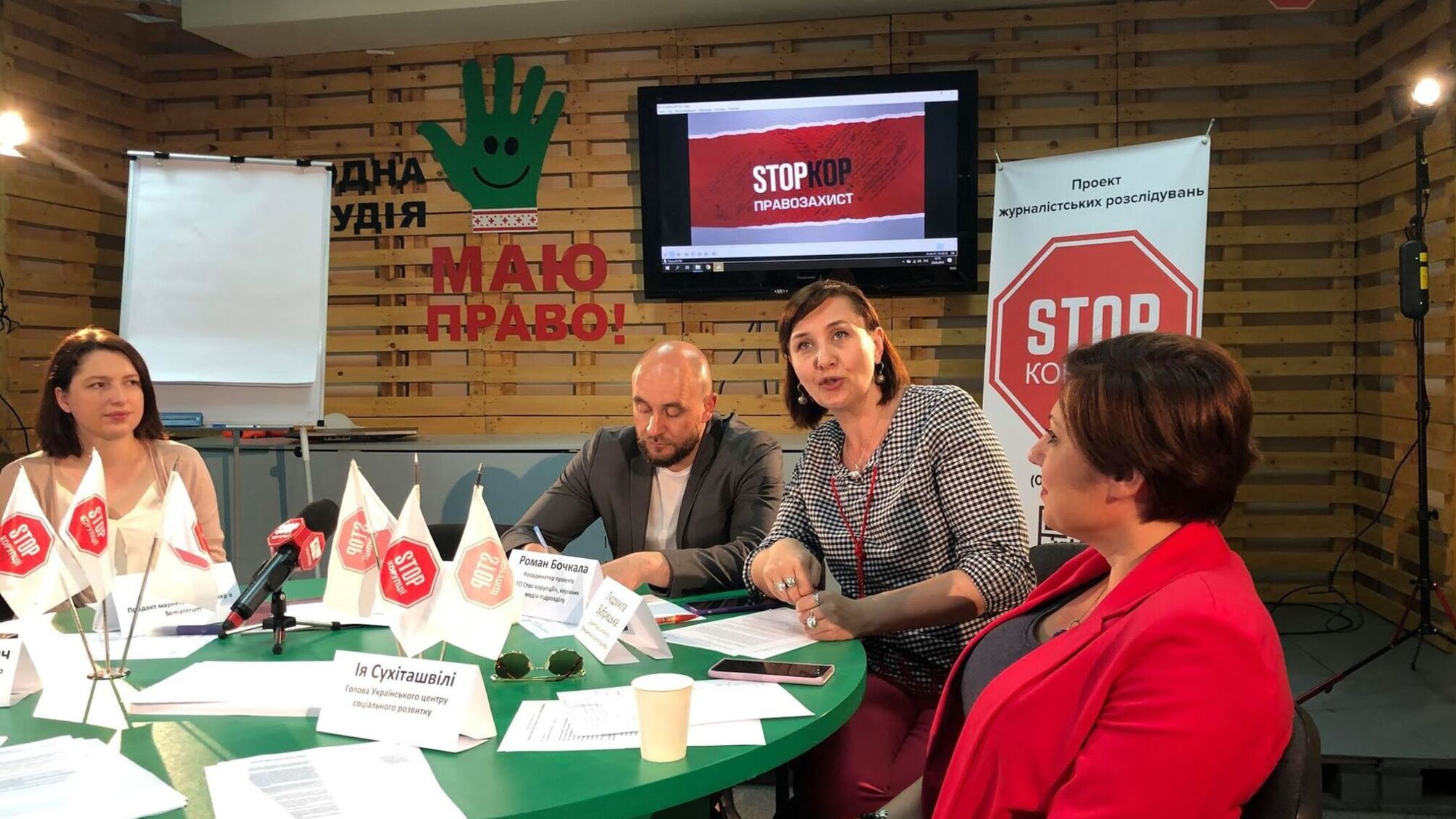 Експерт розповіла, чому Зеленського називали 'тефлоновим кандидатом'