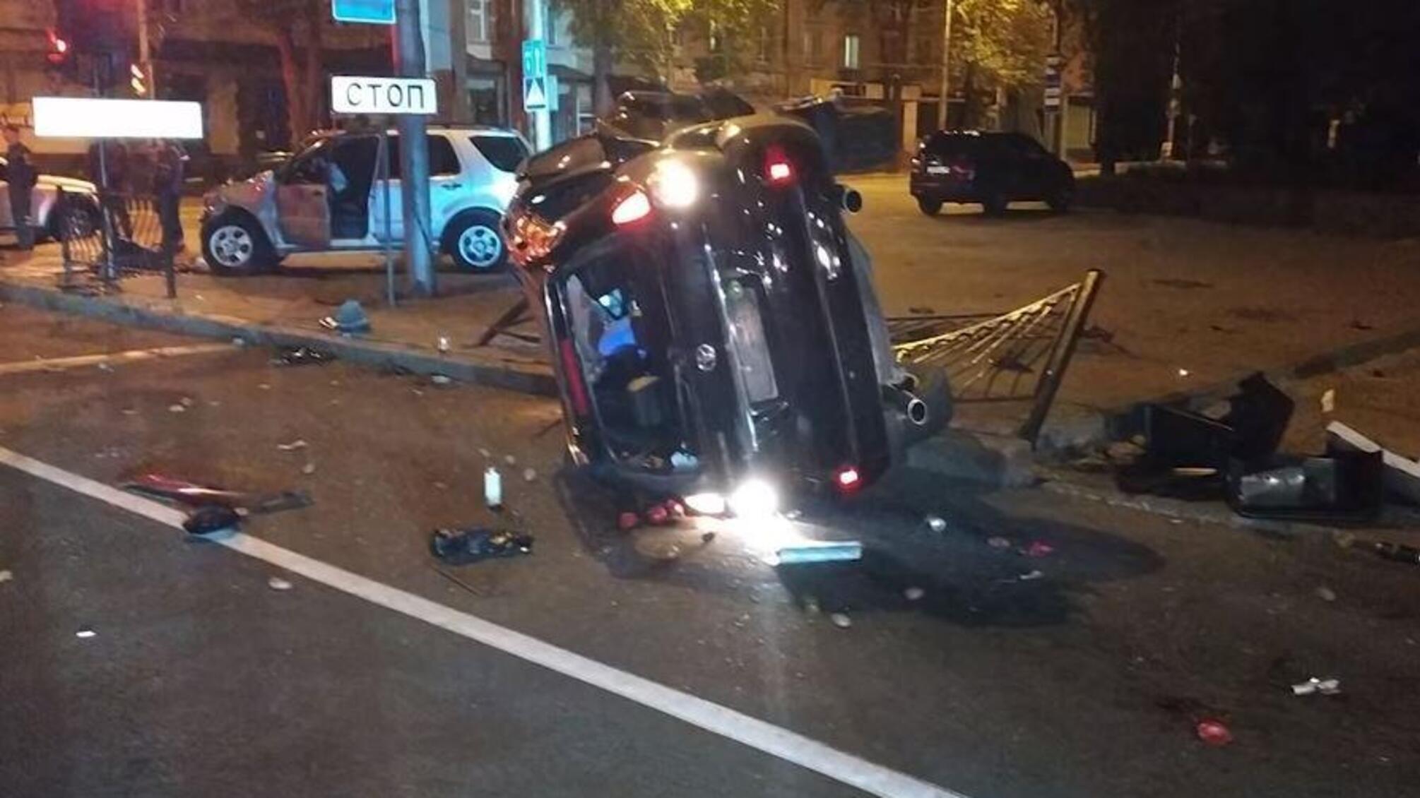 Бандитські пристрасті – “заступник міністра ДНР” втрапив у серйозне ДТП й погрожував людям автоматом (ФОТО)