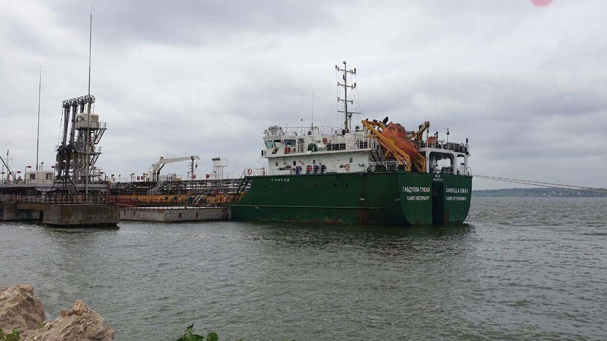 Миколаївські митники викрили контрабанду нафтопродуктів на 183 мільйони гривень