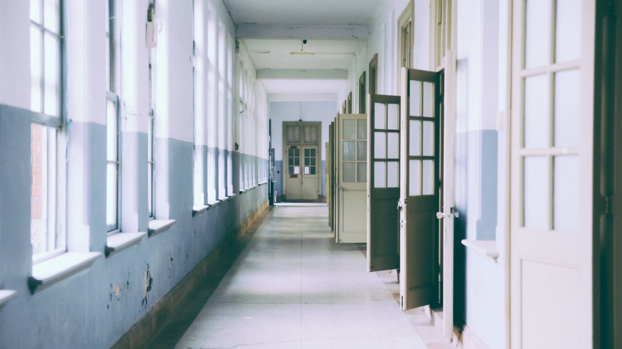 «Будівельній Годзілі» принесли нову жертву – дітей з особливими потребами викидають на вулицю (ВІДЕО)