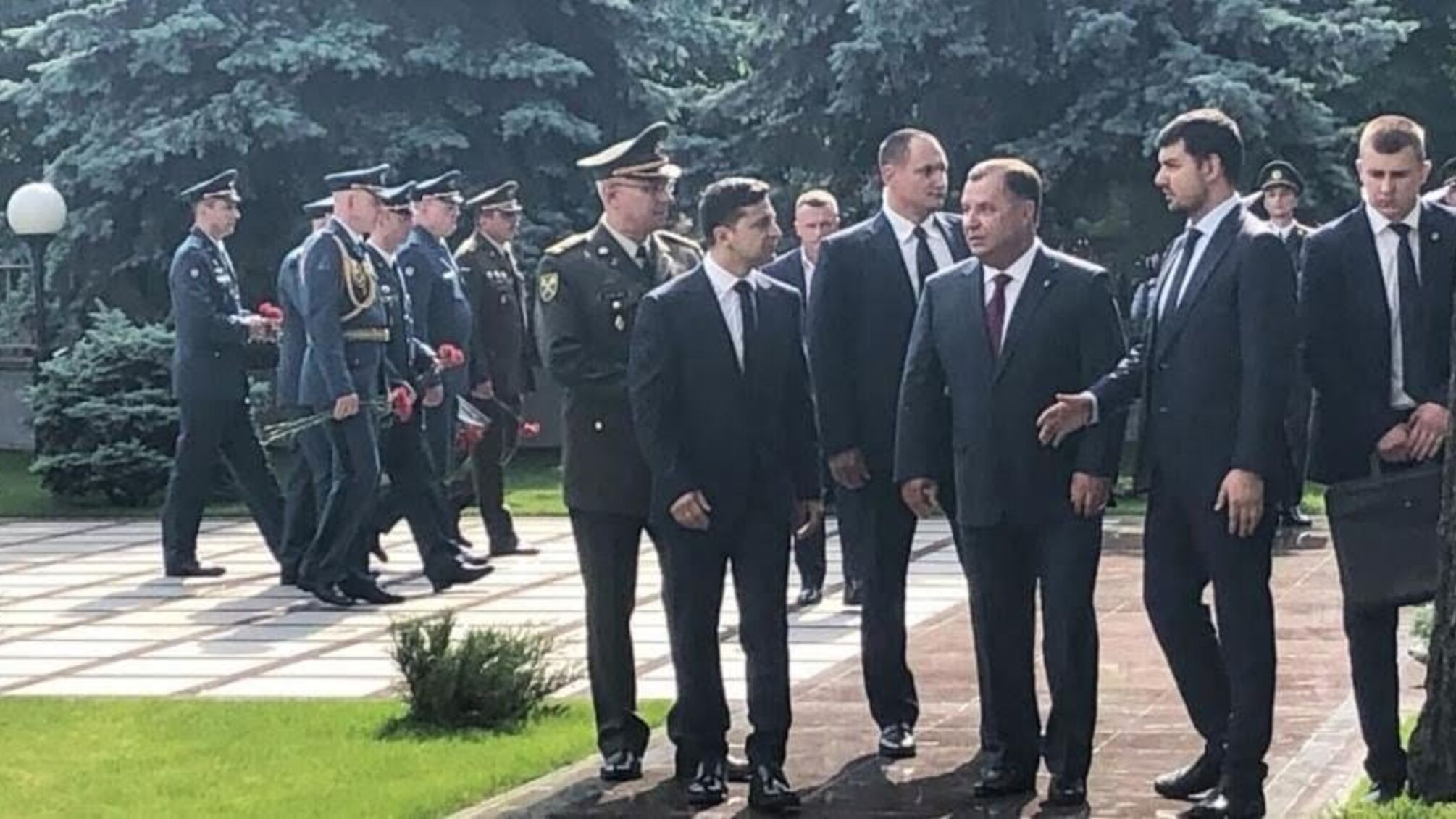 У Києві за участі Зеленського вшанували пам’ять загиблих військових у катастрофі ІЛ-76 під Луганськом – відео