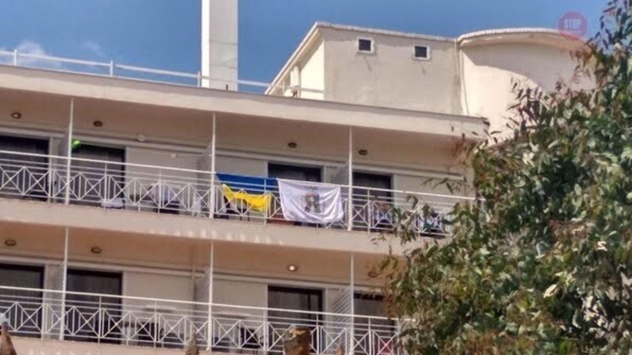 У Греції групу дітей з України вигнали з готелю через прапор – поскаржилися росіяни: подробиці скандалу