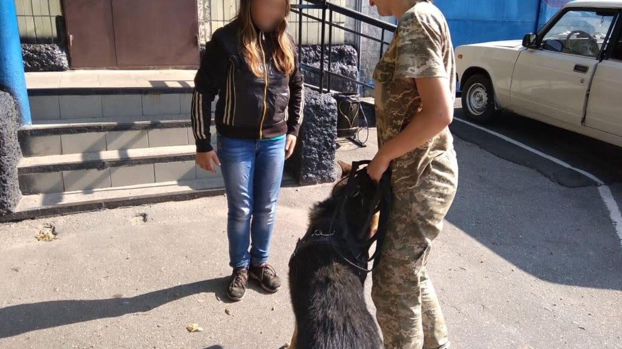 На Сумщині поліцейський пес розшукав зниклу дівчину (ФОТО)
