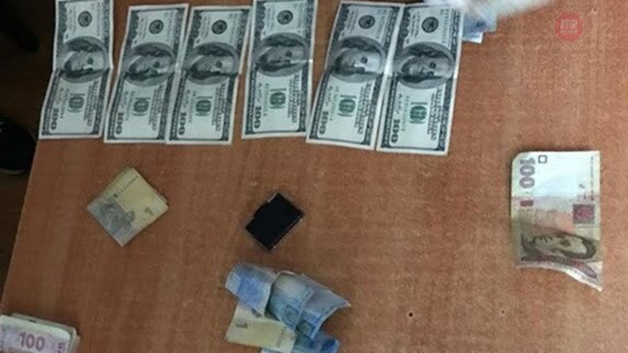 На Одещині СБУ викрила на доларовому хабарі посадовців митниці та Держприкордонслужби (ФОТО)