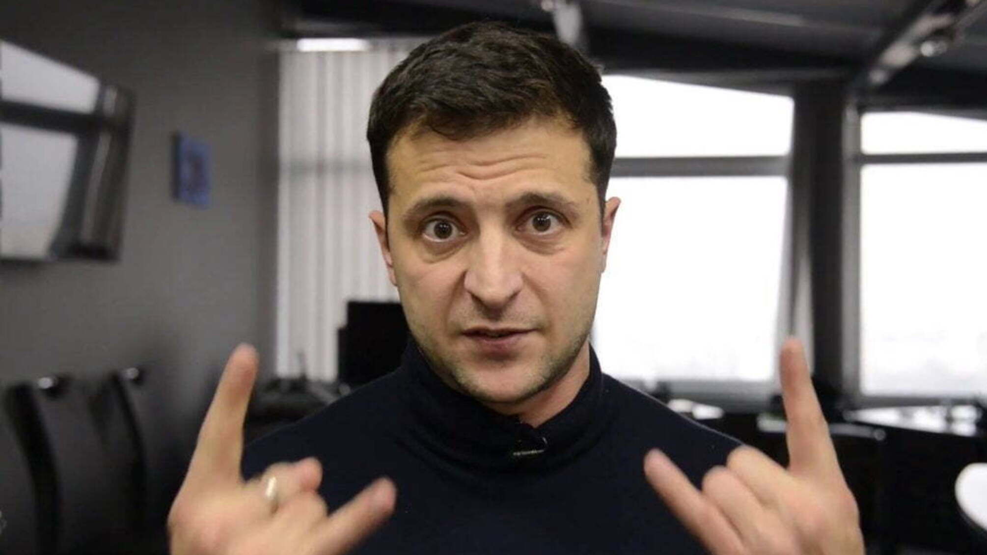 У Києві Зеленський проведе брифінг просто на ґанку АП