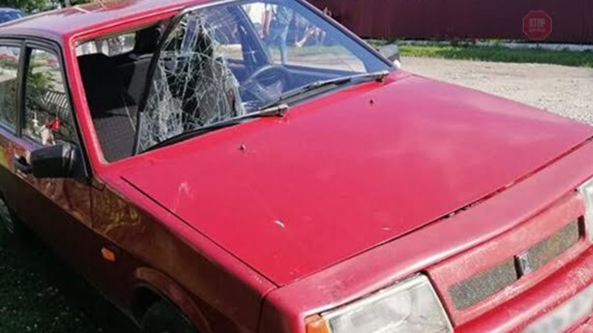 На Тернопільщині легковик збив двох дітей на велосипедах (ФОТО)