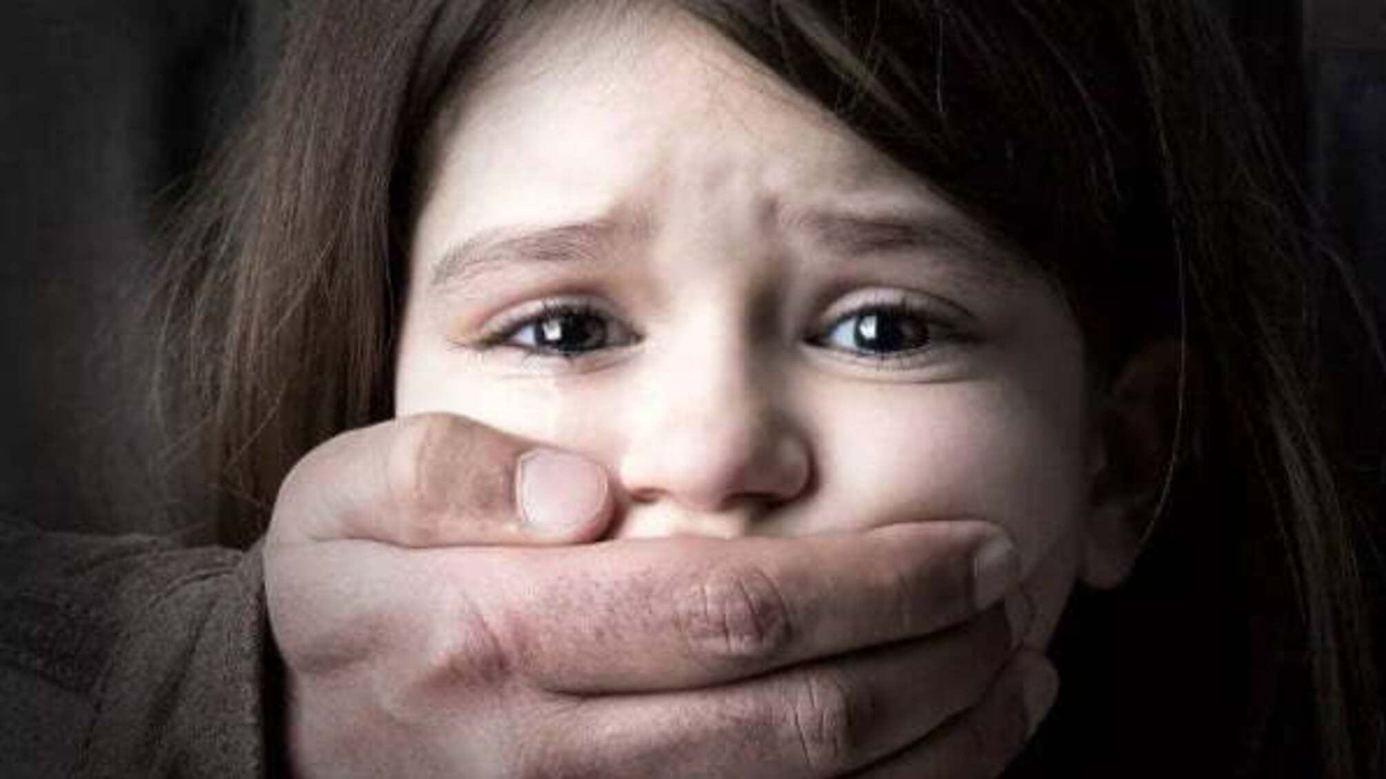 Поки мати була на заробітках: на Волині чоловік тривалий час ґвалтував 11-річну дівчинку