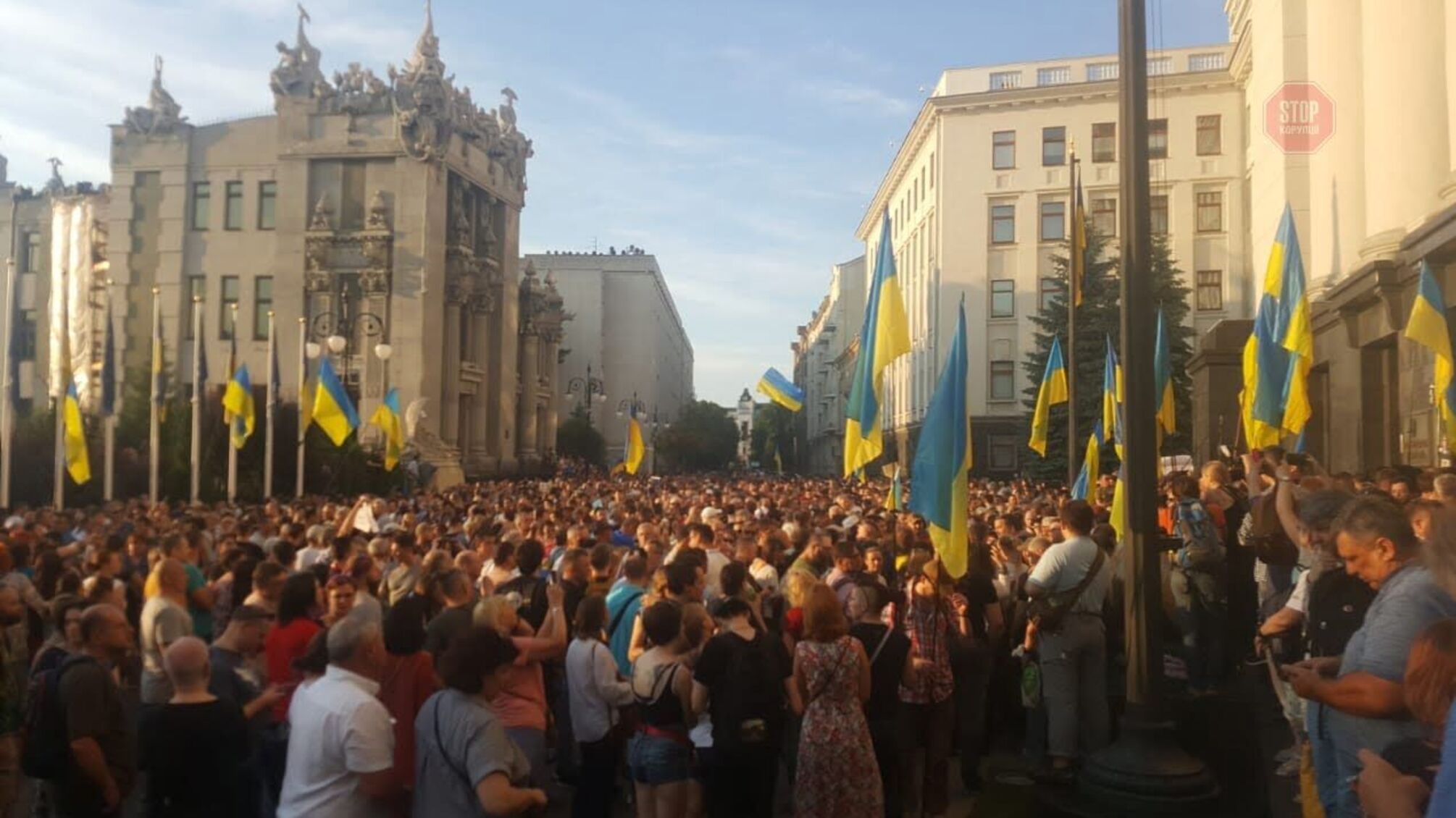 'Кучму геть!': під АП акція проти капітуляції (ВІДЕО)