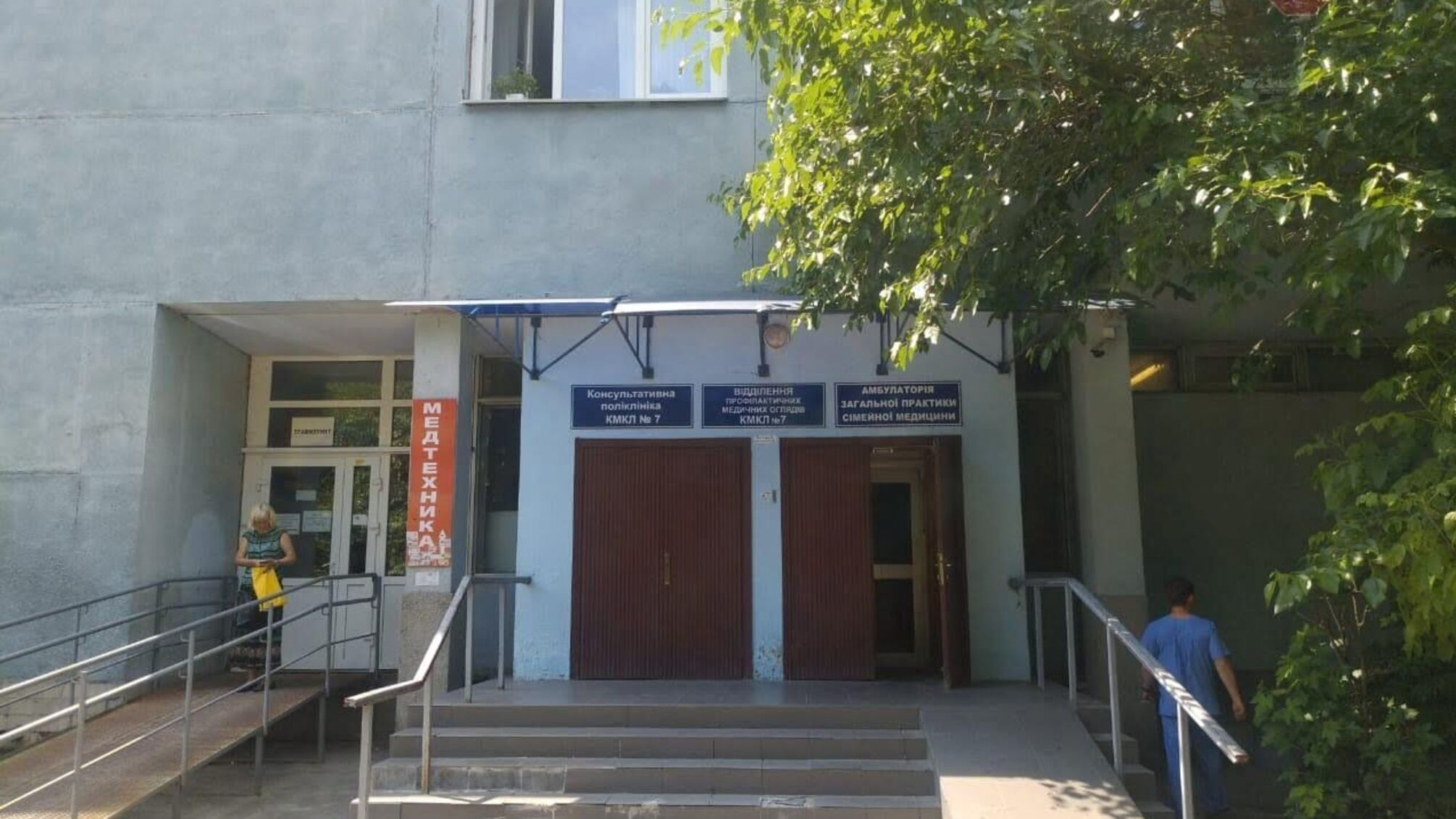 У нього забої, у неї – струс: журналісти 'СтопКору' після нападу представника кандидата у ВР у Прилуках