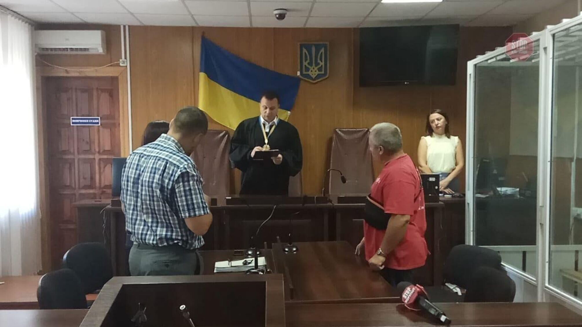 'Тітушці' кандидата Приходька, який напав на журналістів 'СтопКору', пом'якшили покарання