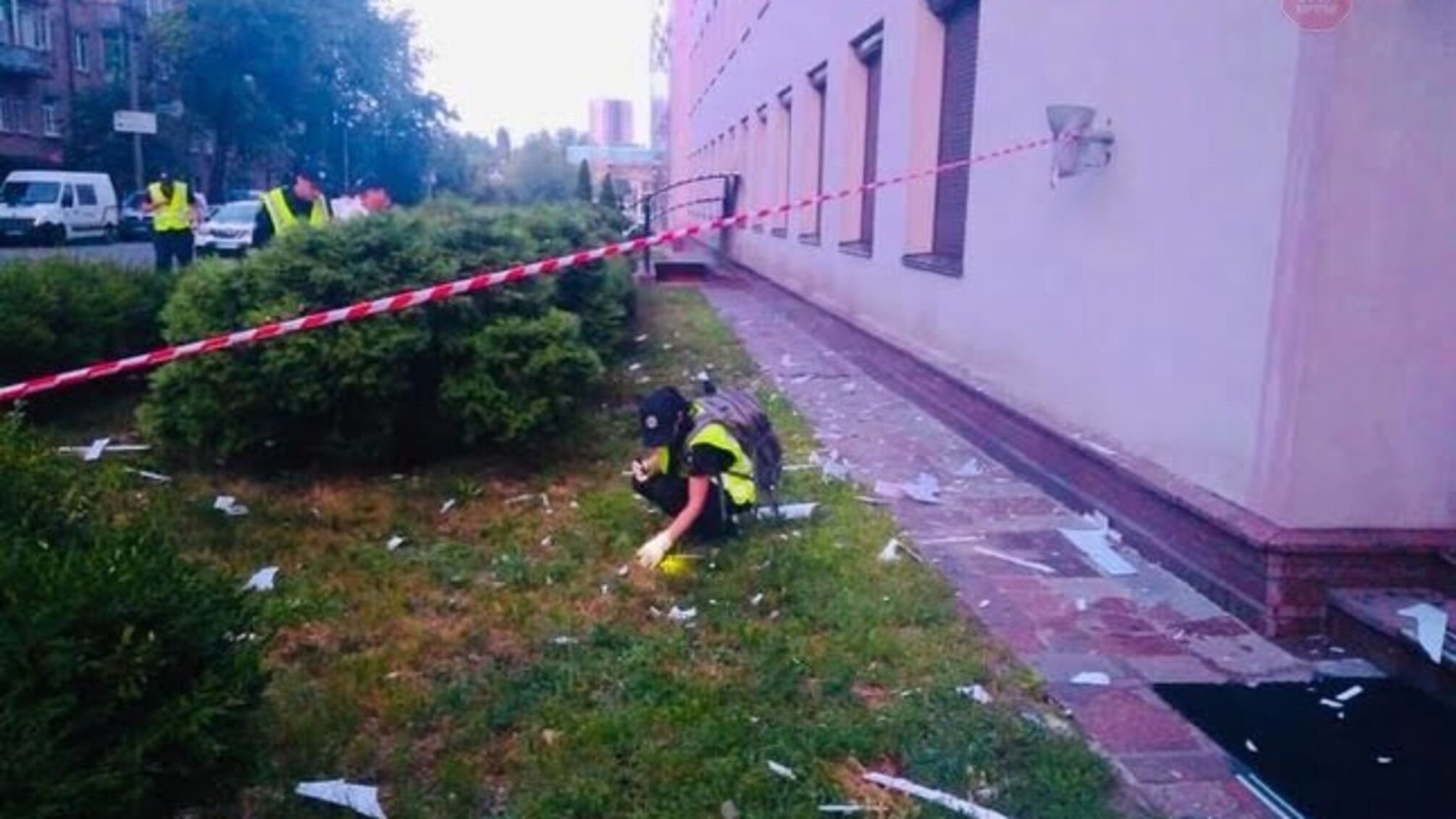 У столиці з гранатомета обстріляли канал Медведчука, і це не NewsOne (ФОТО, ВІДЕО)