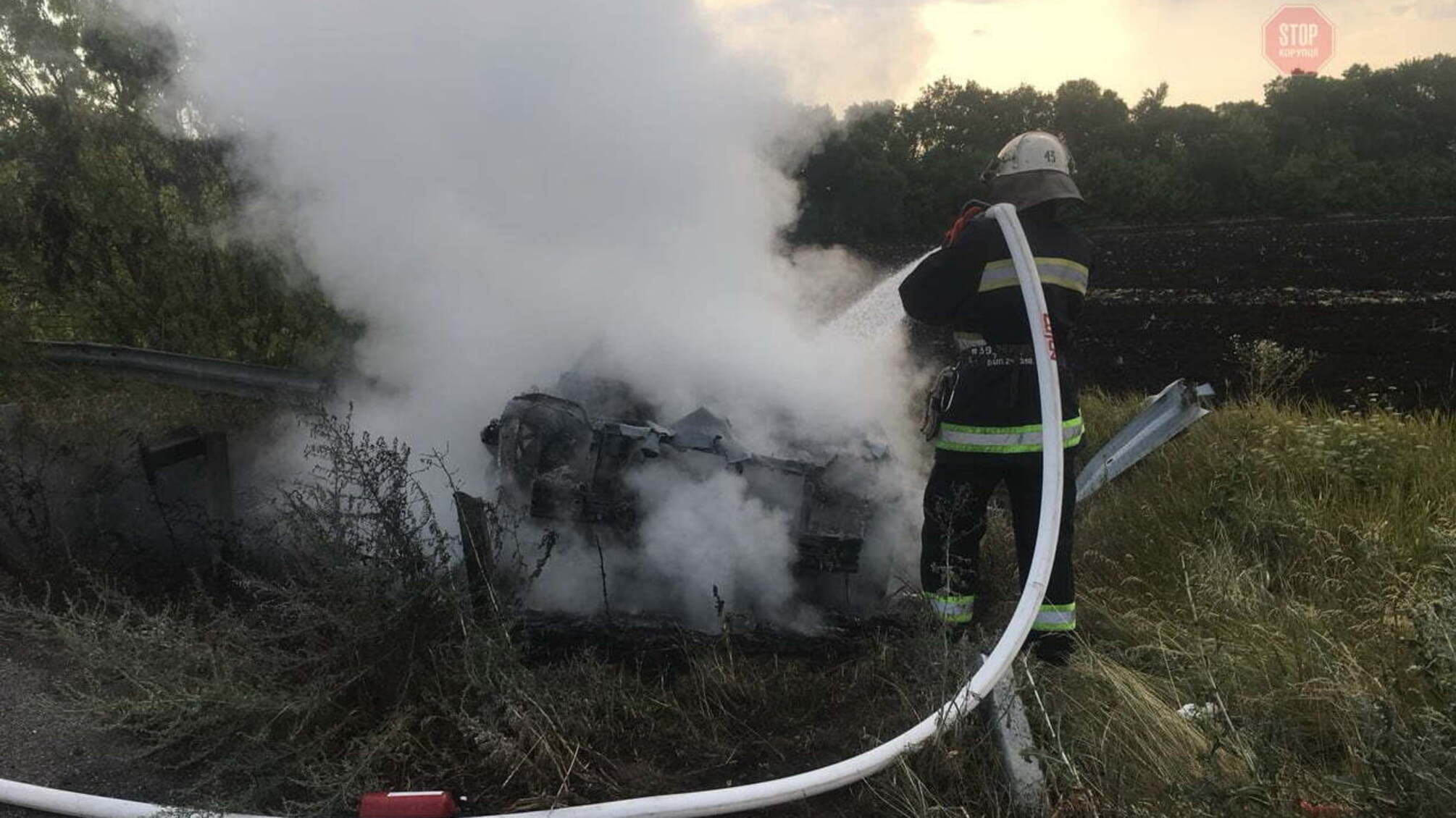 На Харківщині під час ДТП сталась пожежа в автомобілі (ФОТО)